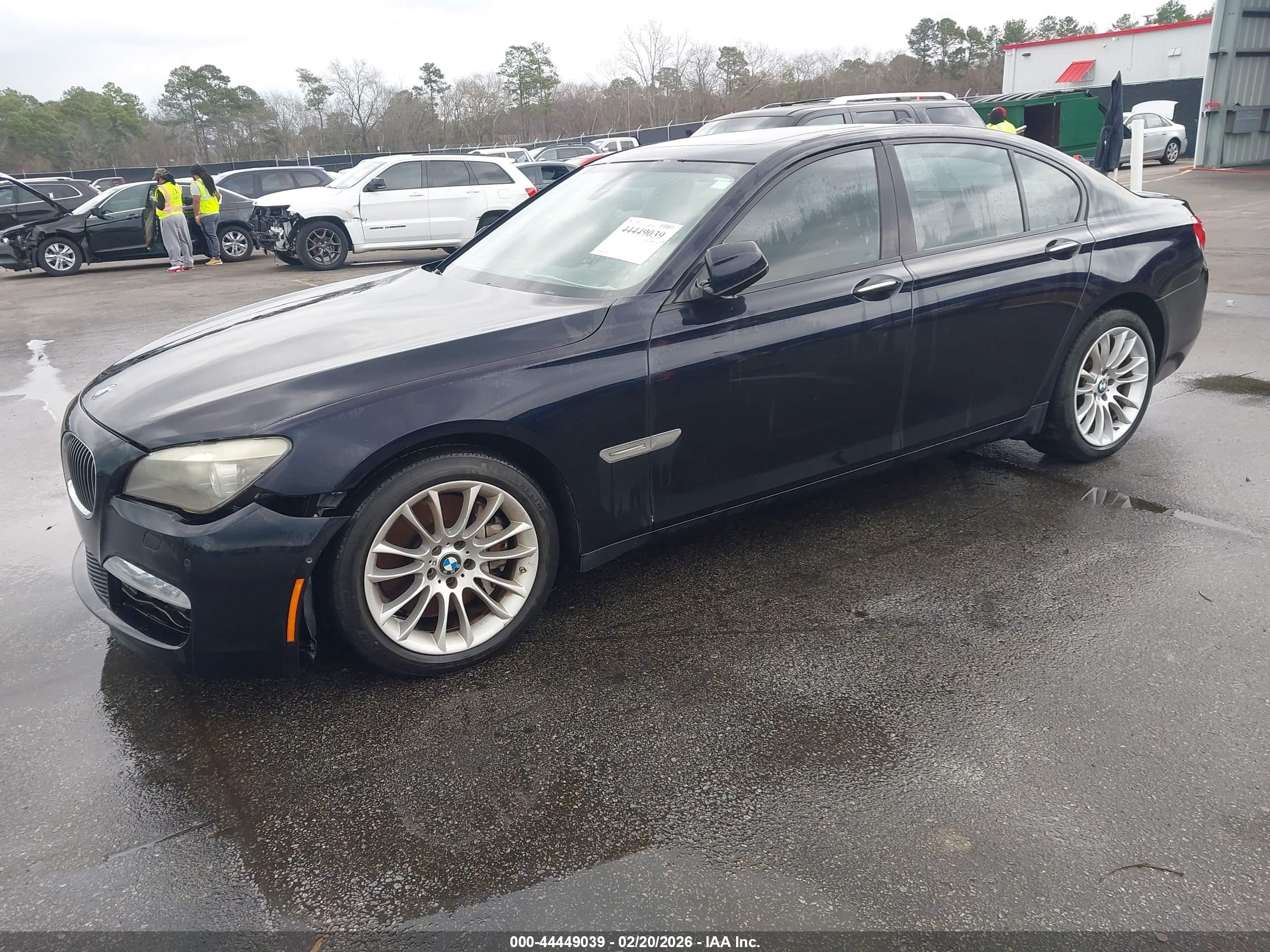 BMW 750I image 2
