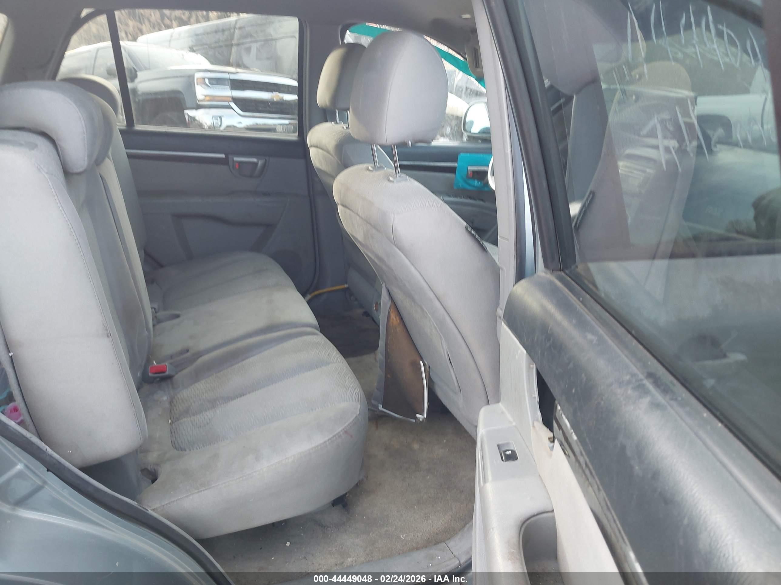 HYUNDAI SANTA image 8