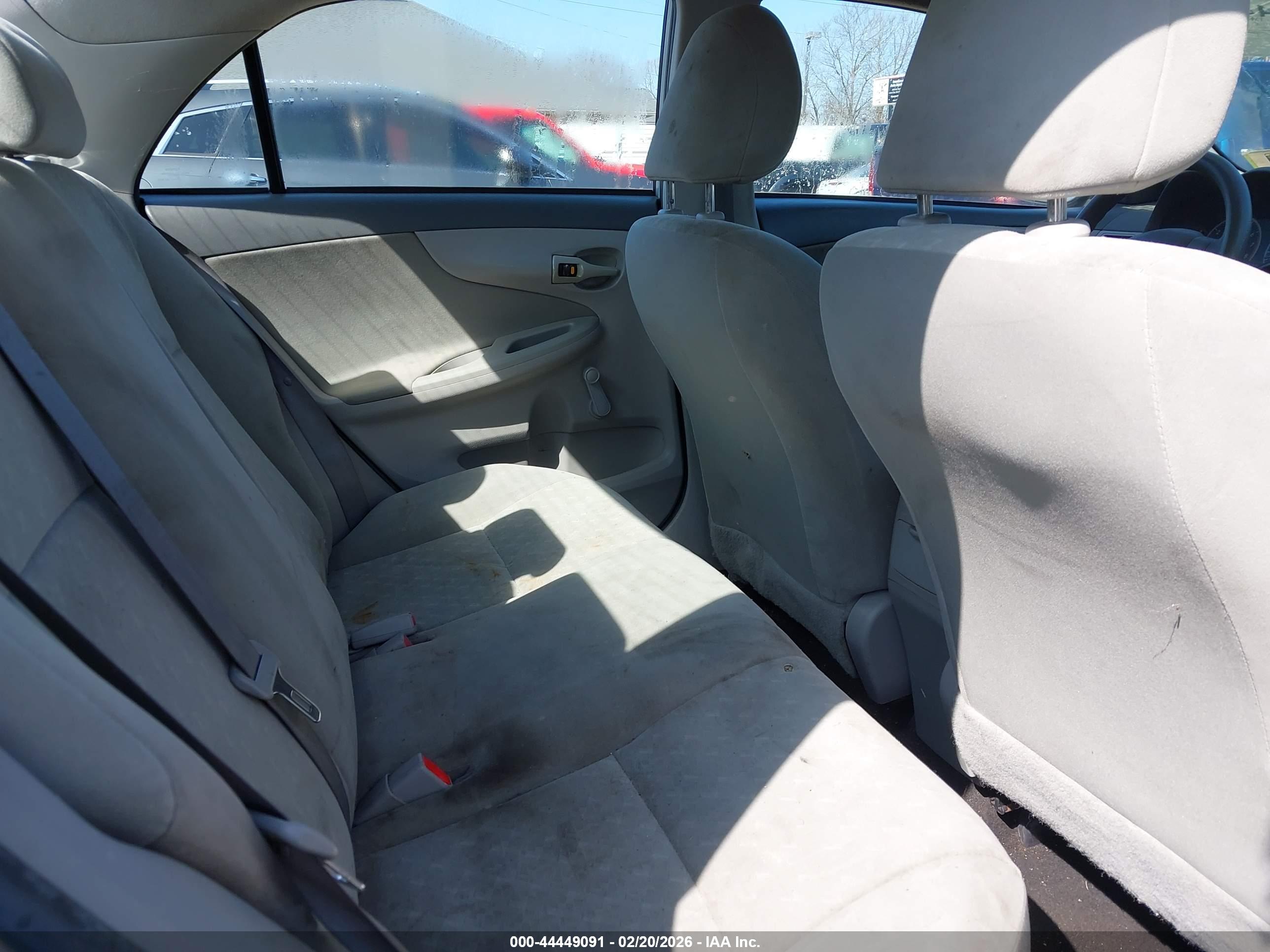 TOYOTA COROLLA image 8