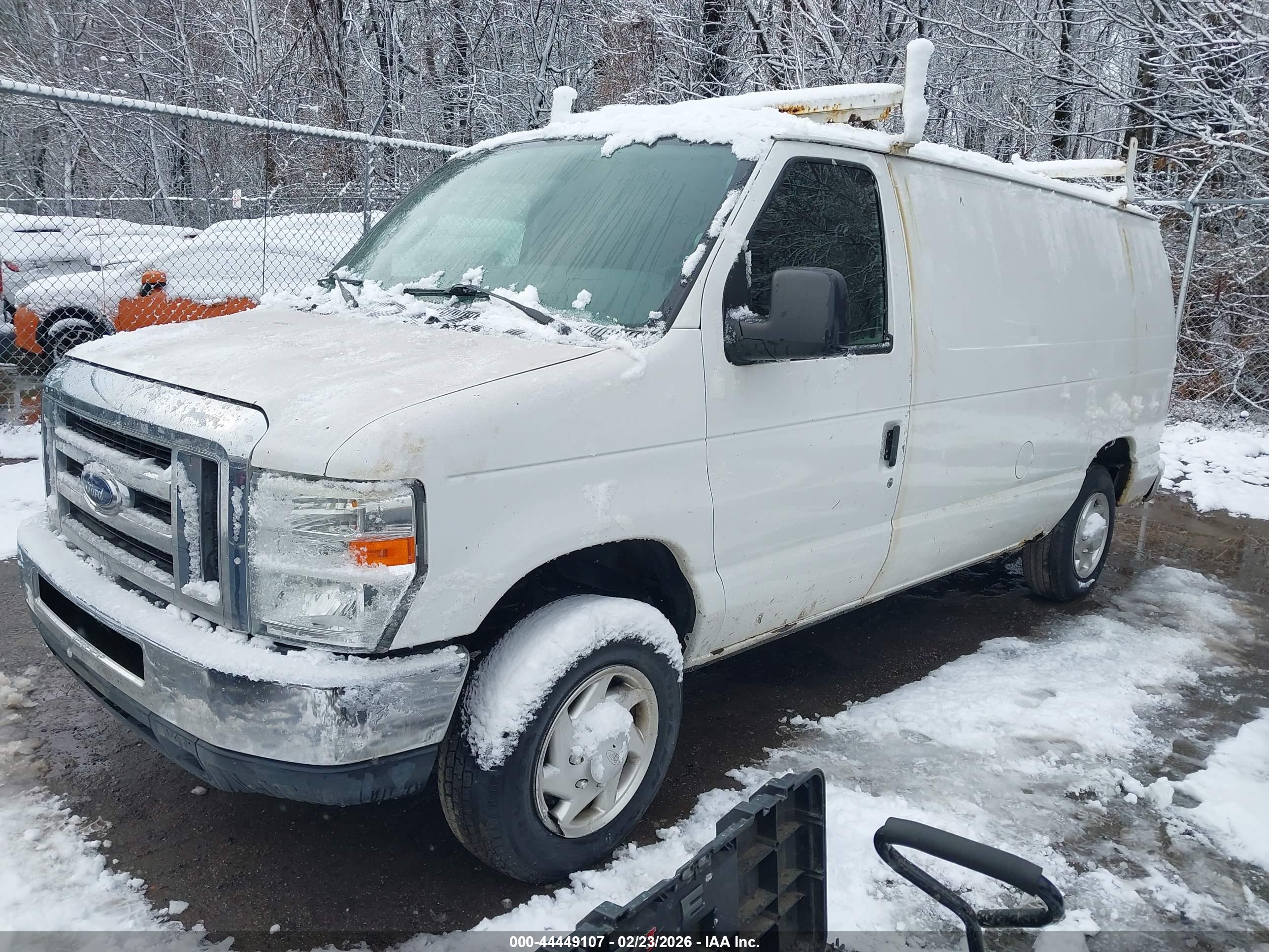 FORD E-150 image 2