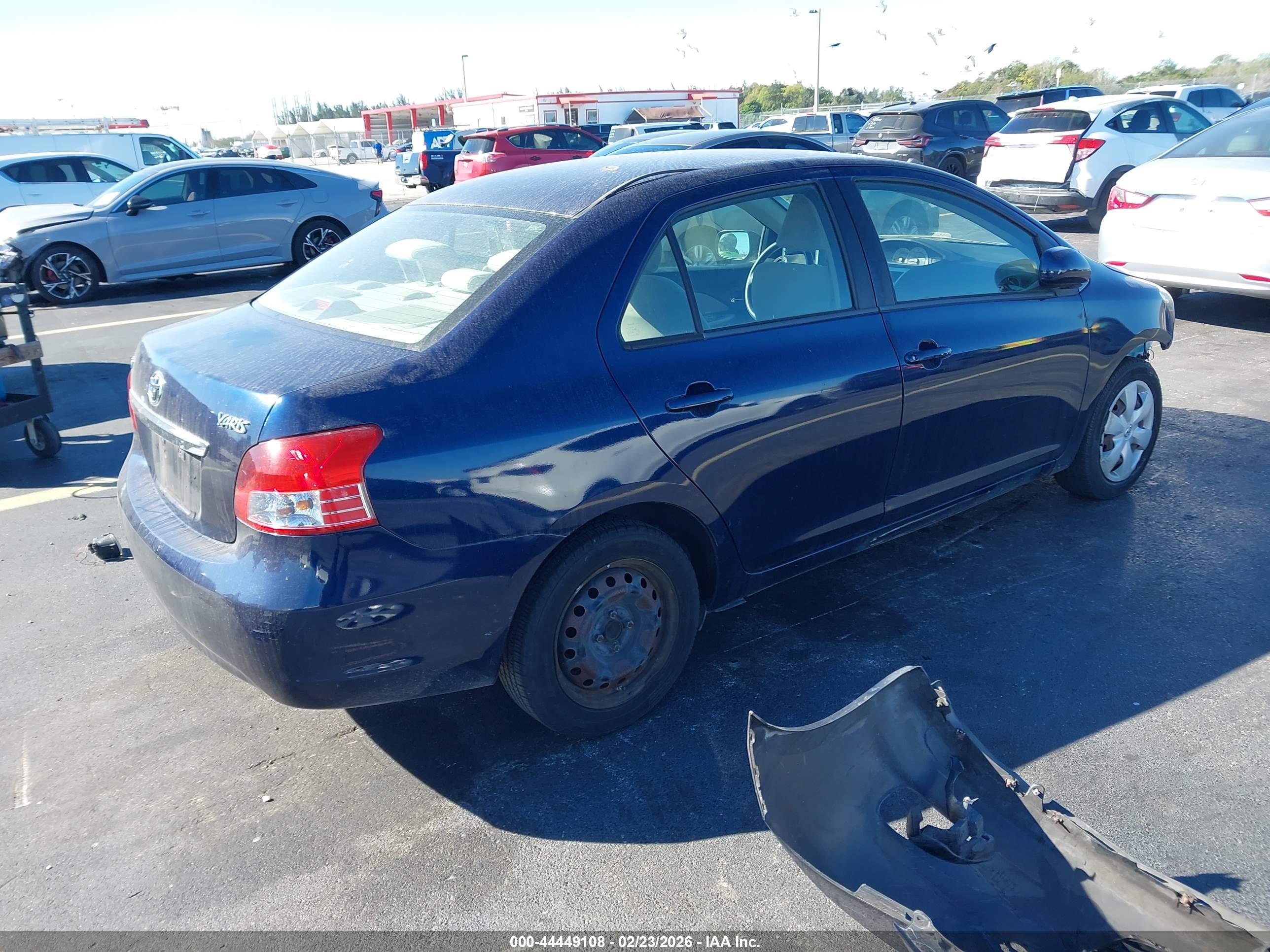TOYOTA YARIS image 4