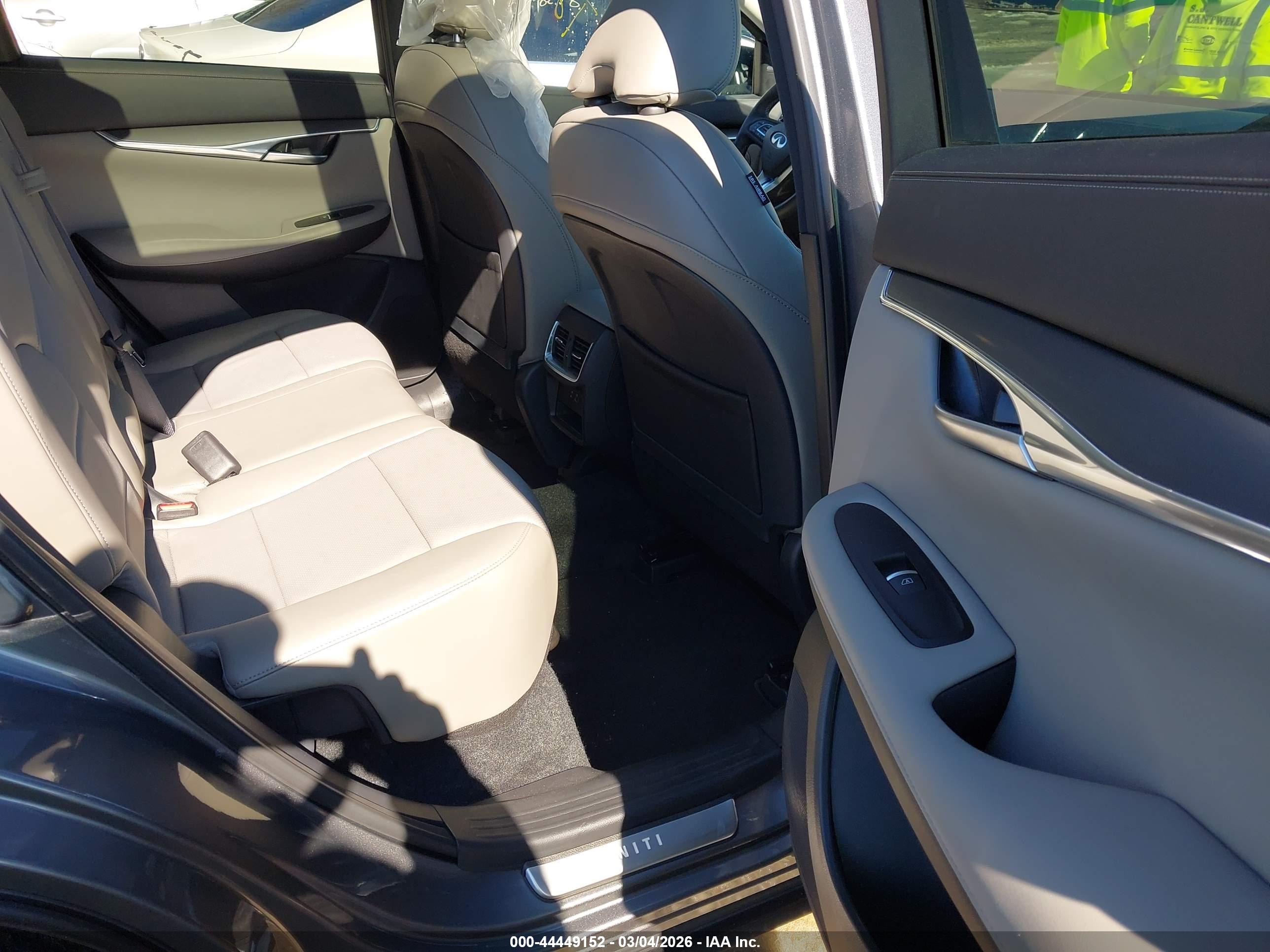 INFINITI QX50 image 8