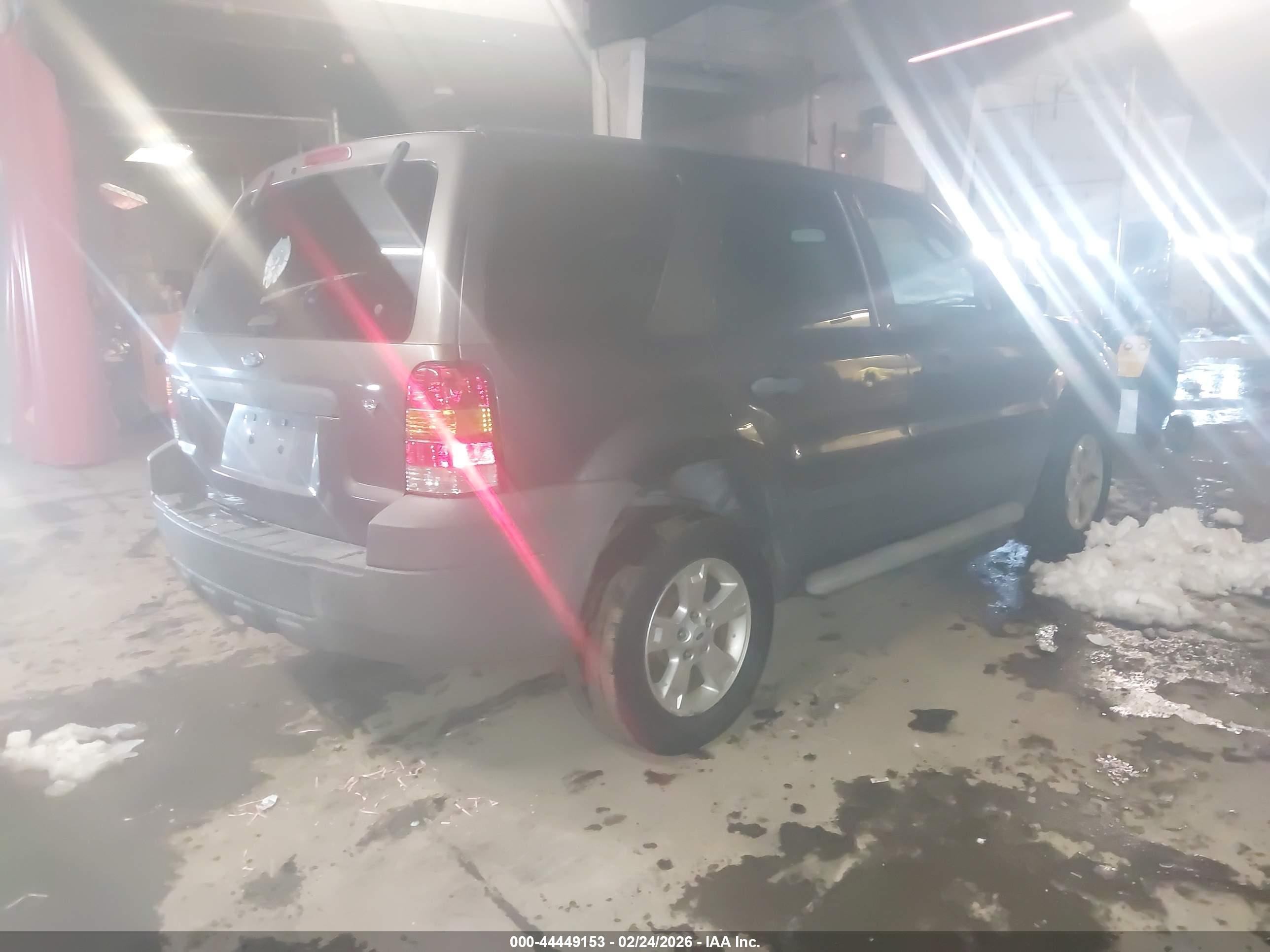 FORD ESCAPE image 4