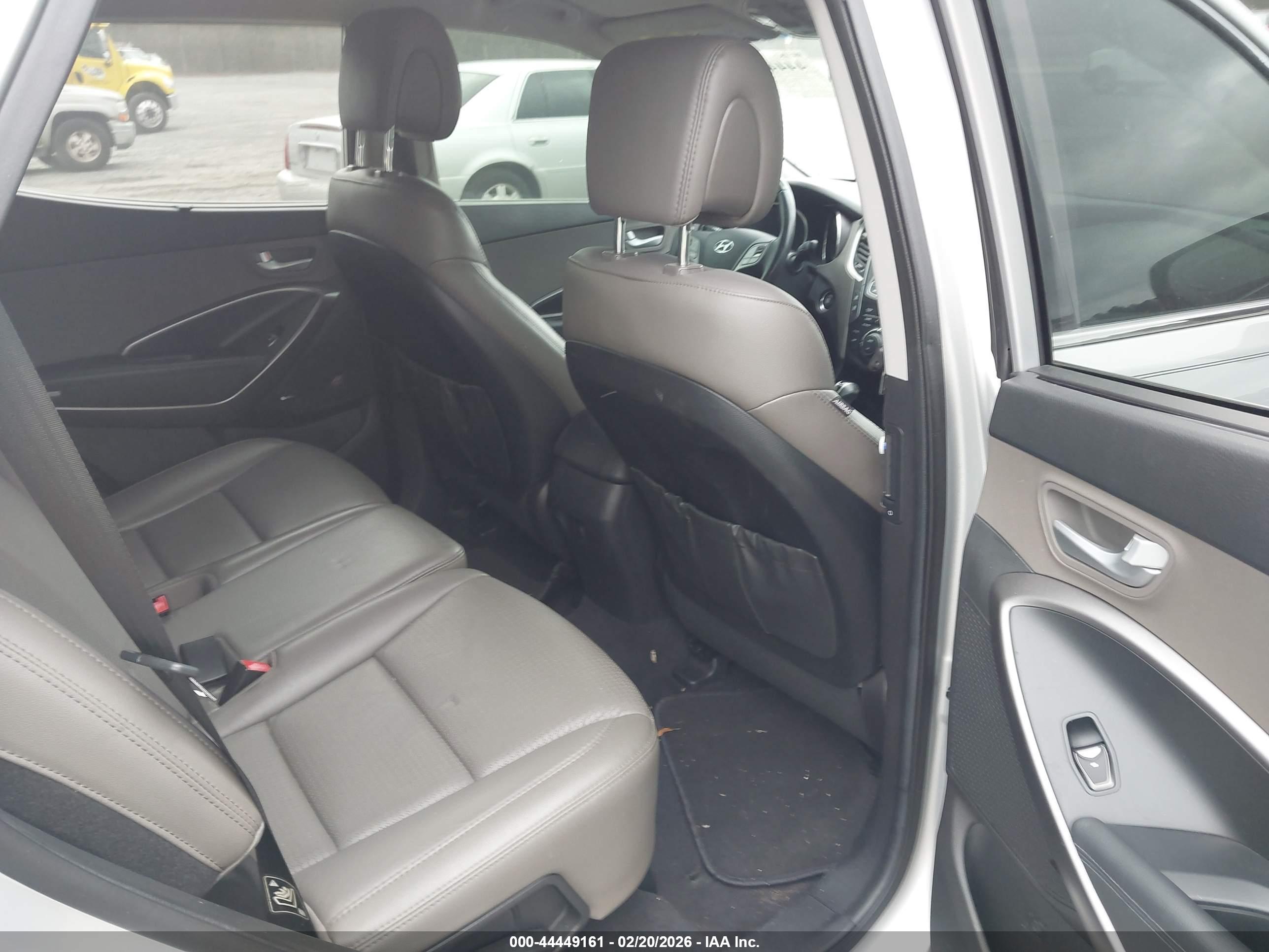 HYUNDAI SANTA image 8