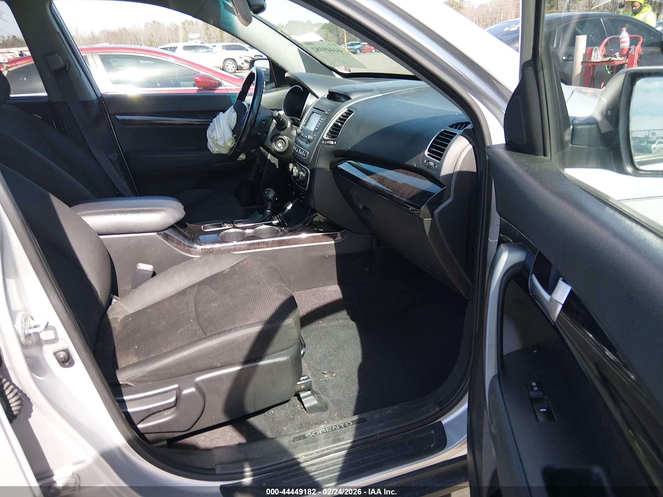KIA SORENTO image 5