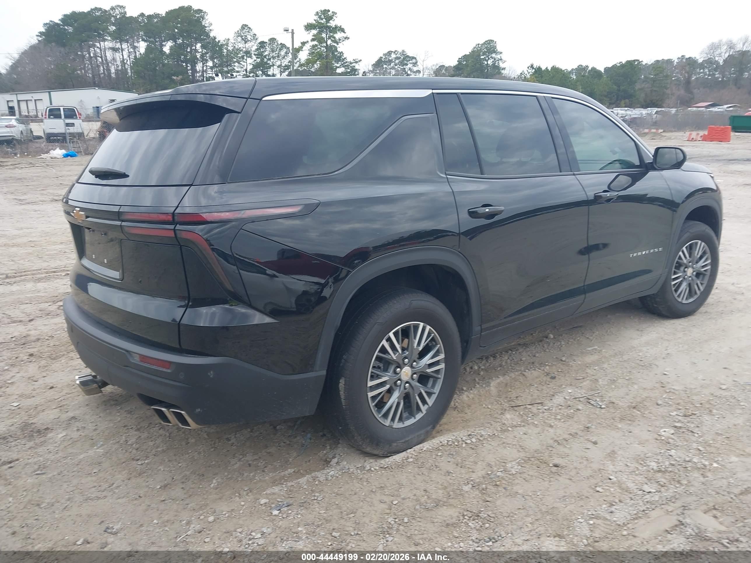CHEVROLET TRAVERSE image 4