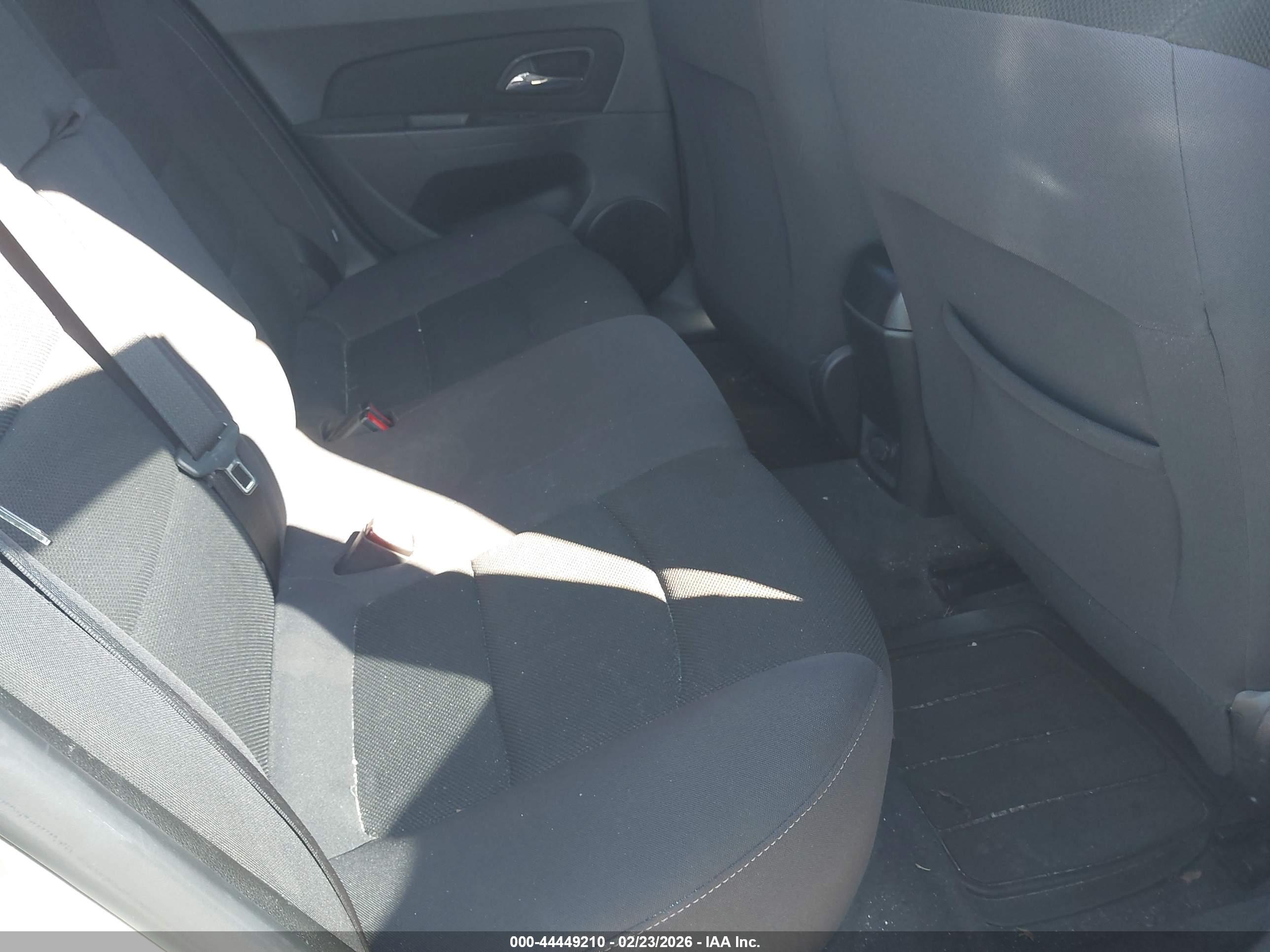 CHEVROLET CRUZE image 8