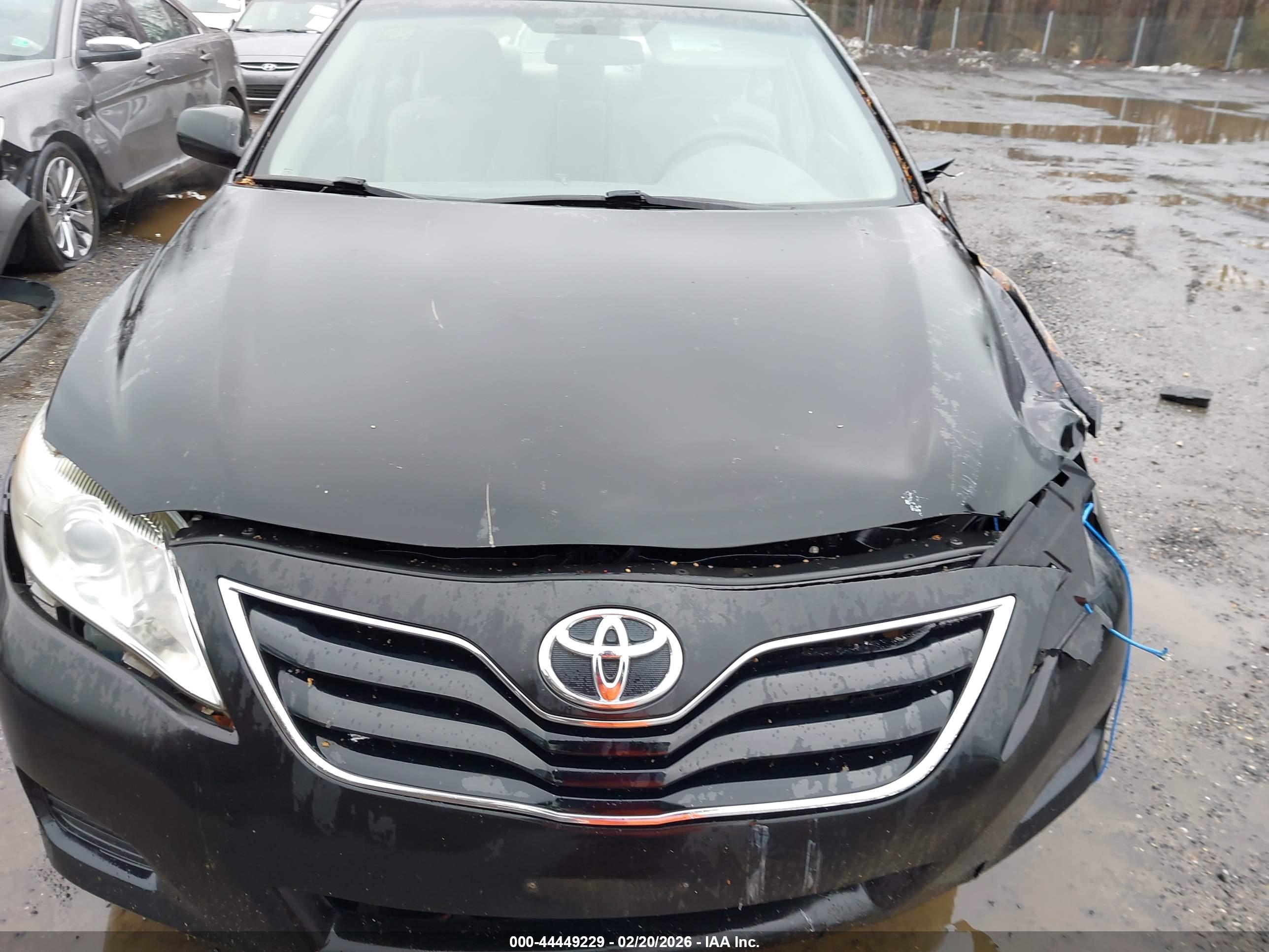 TOYOTA CAMRY image 10