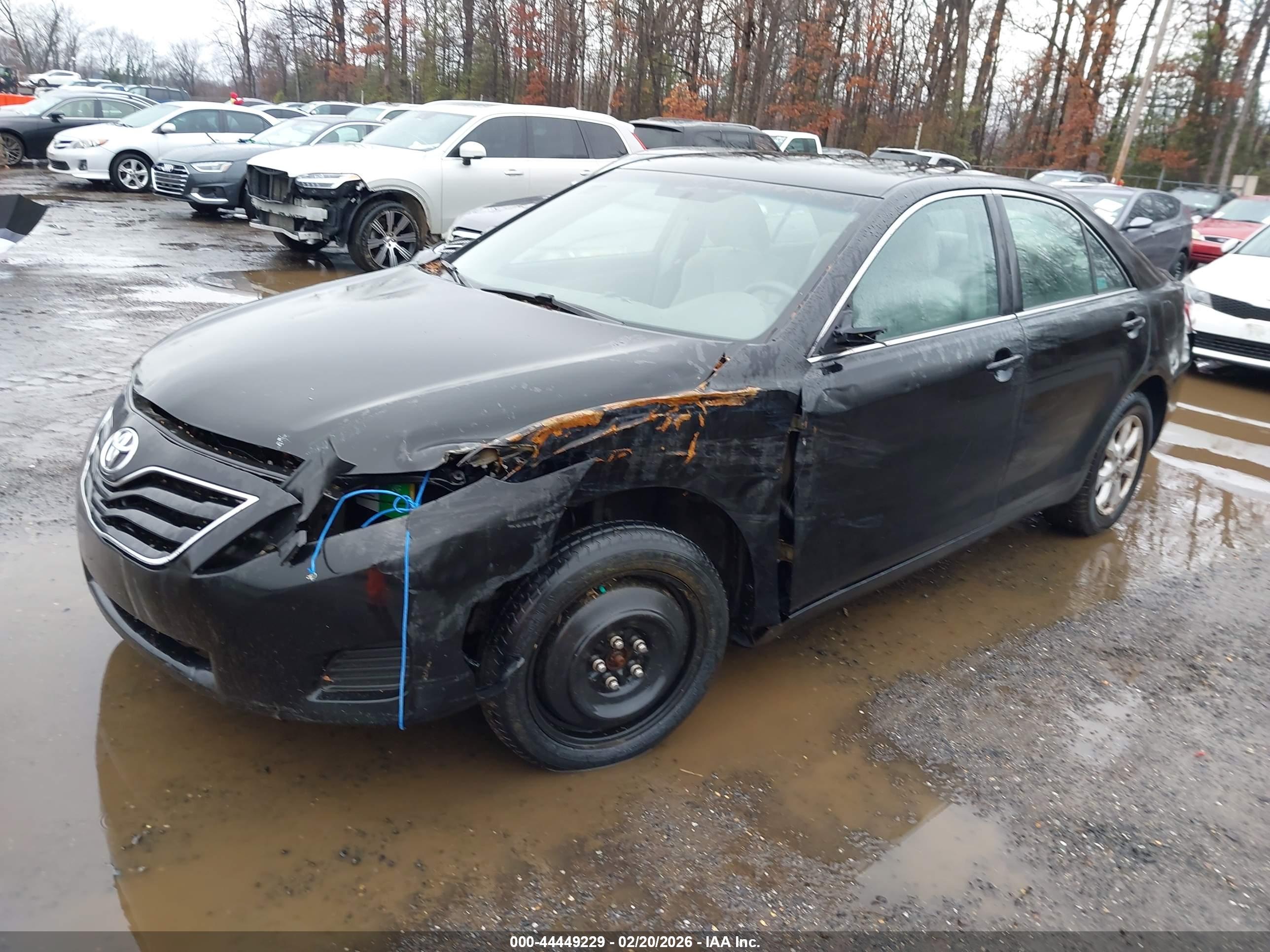 TOYOTA CAMRY image 2