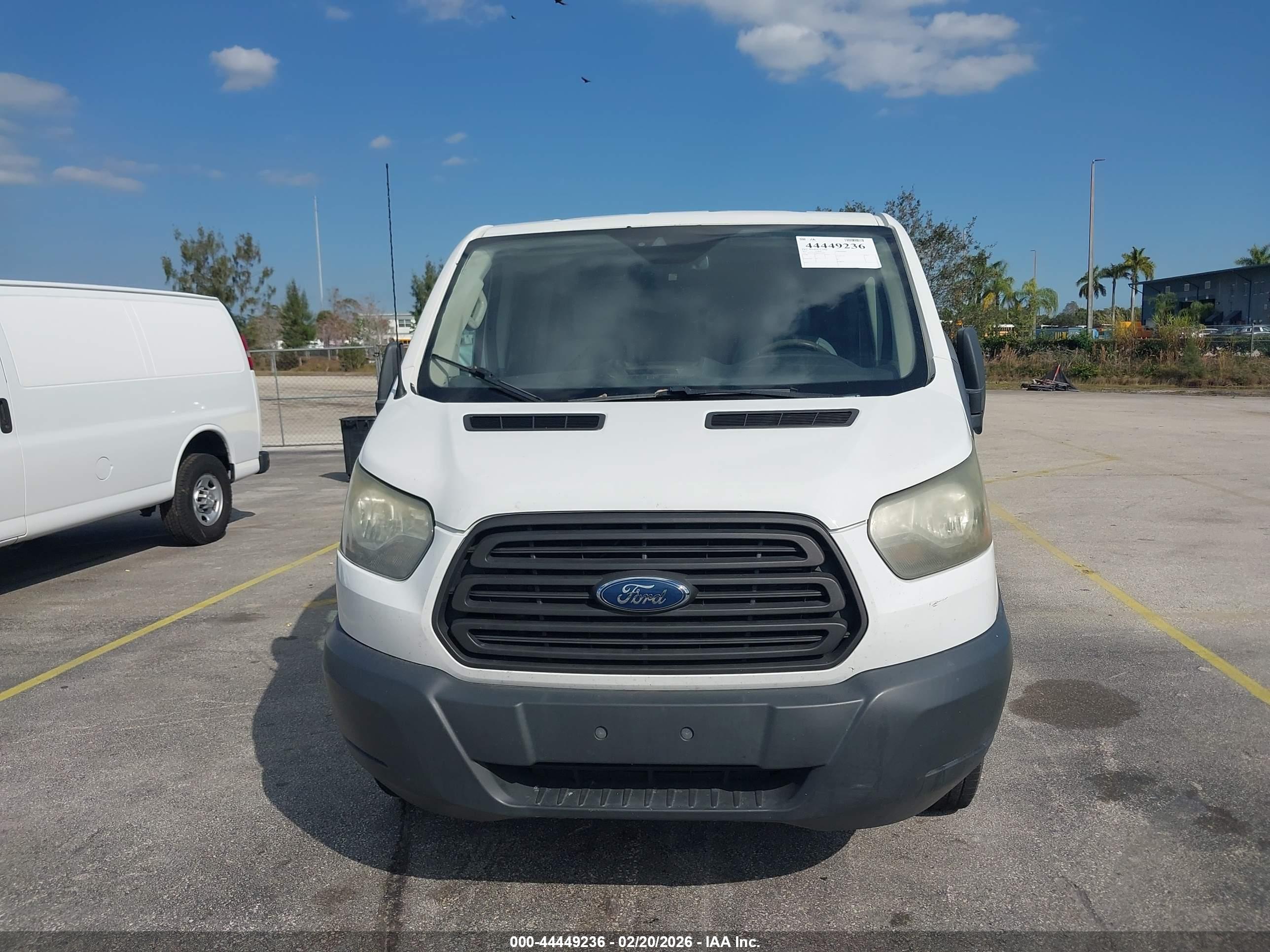 FORD TRANSIT-150 image 6