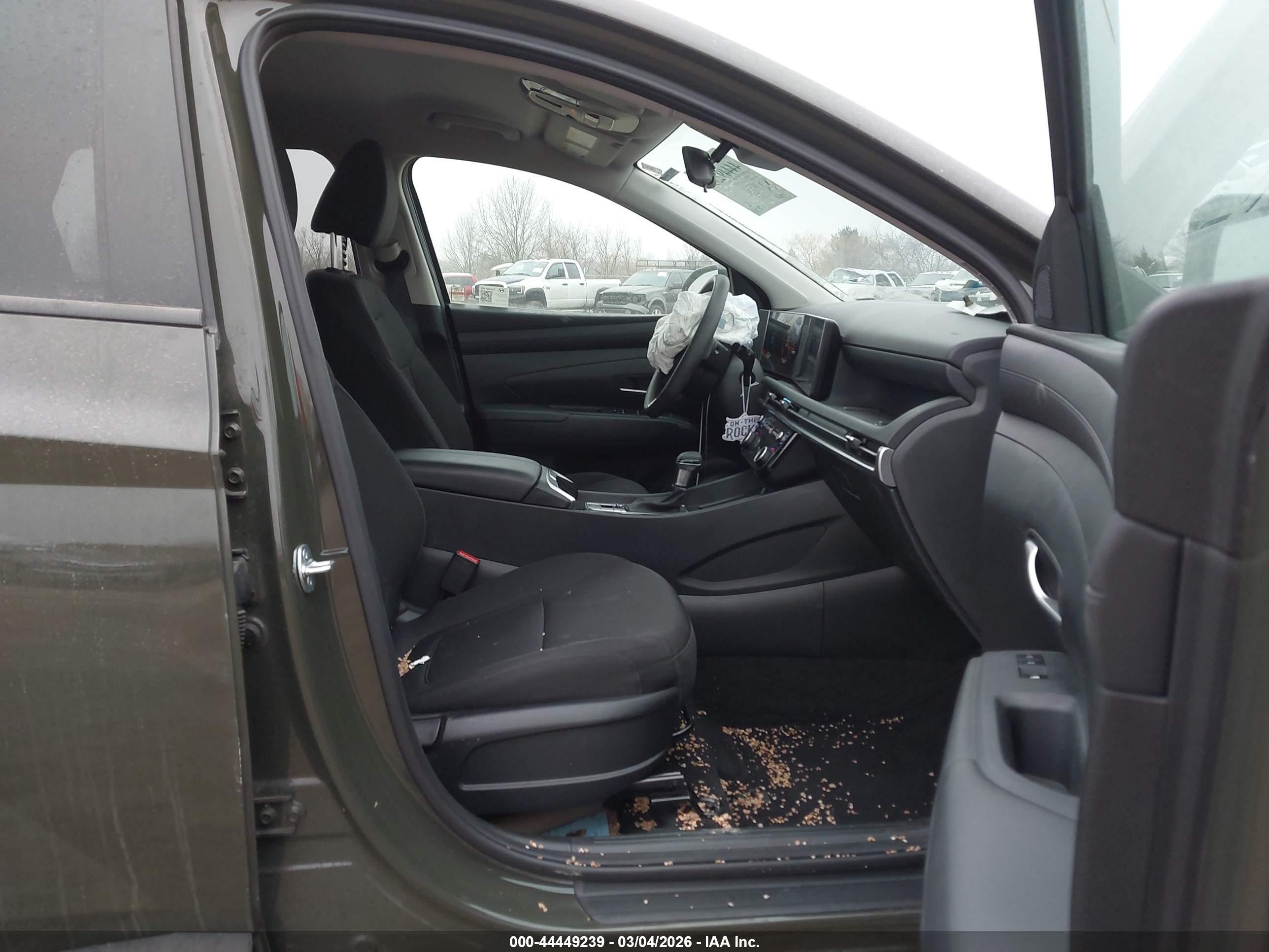 HYUNDAI TUCSON image 5