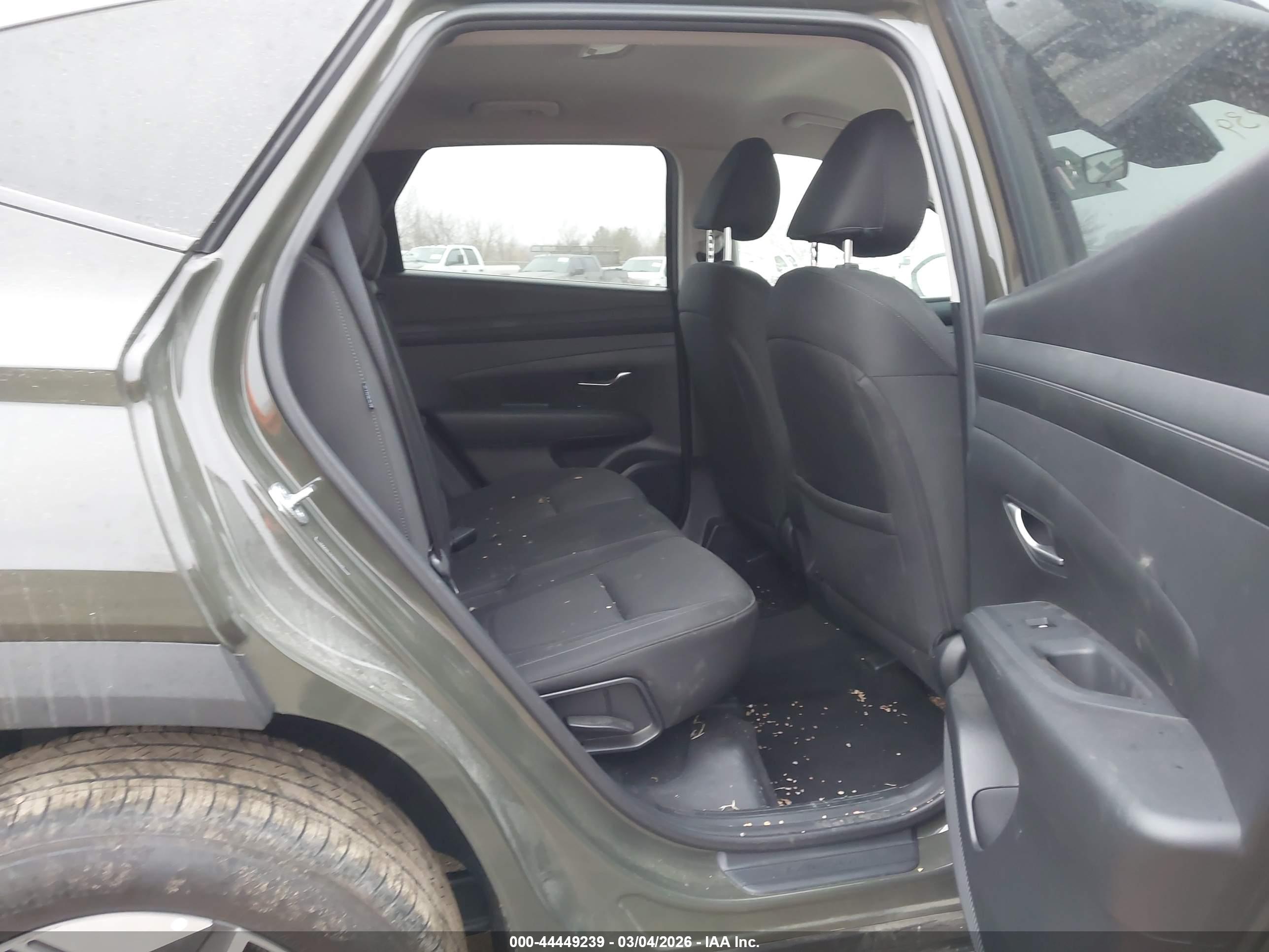 HYUNDAI TUCSON image 8