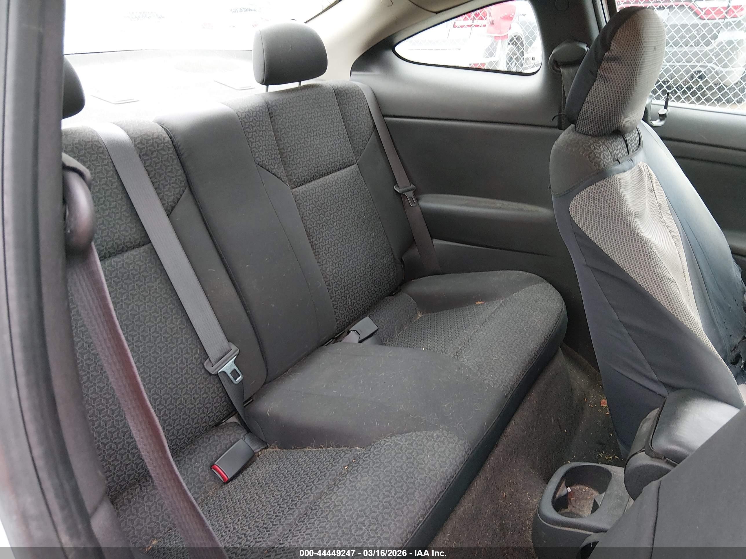 PONTIAC G5 image 8