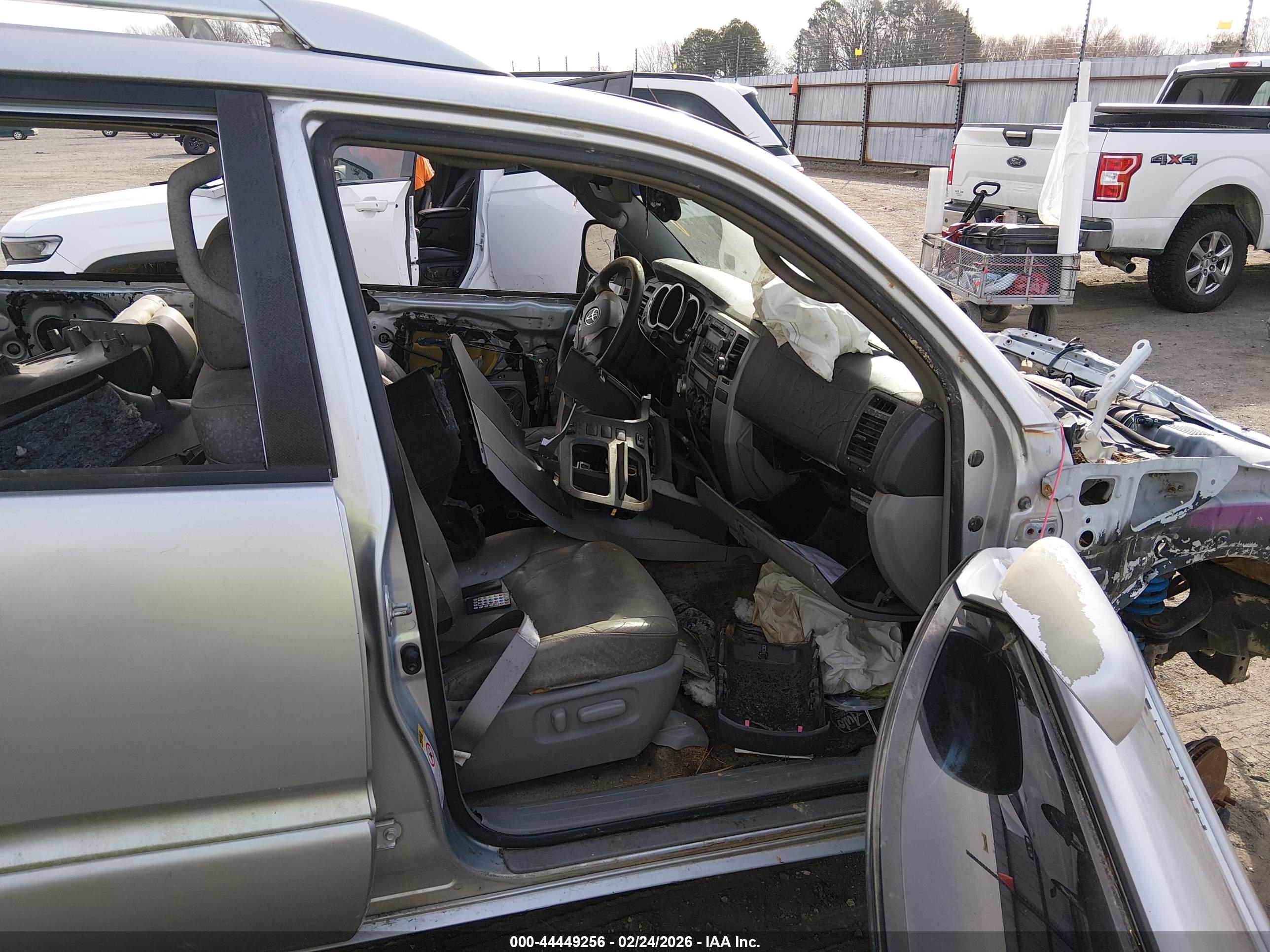TOYOTA 4RUNNER image 5