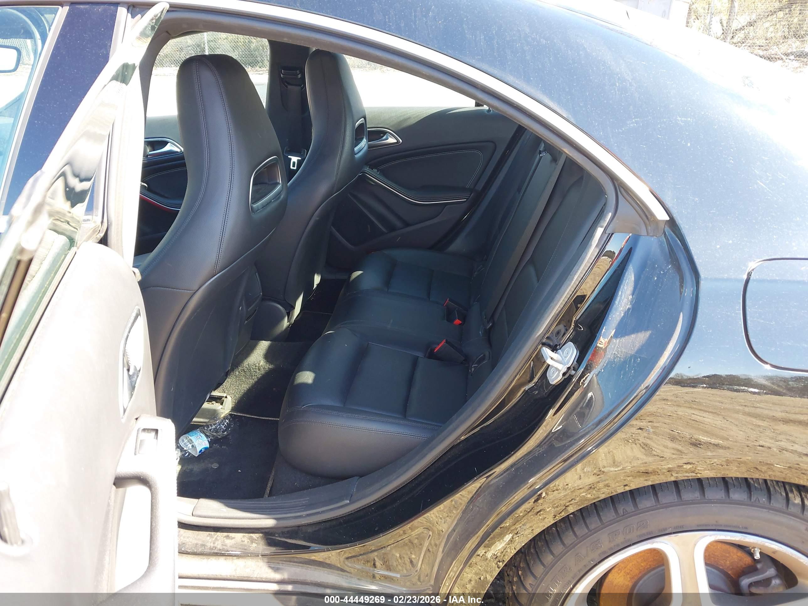MERCEDES-BENZ CLA image 8