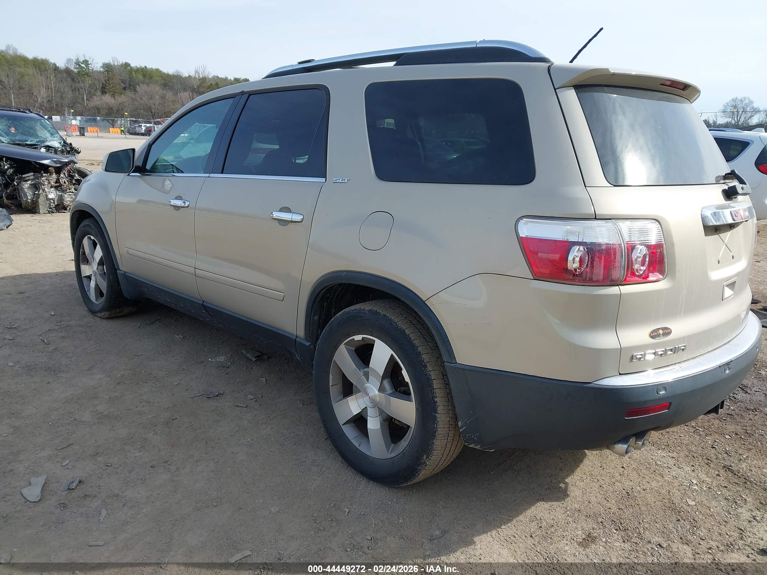 GMC ACADIA image 3