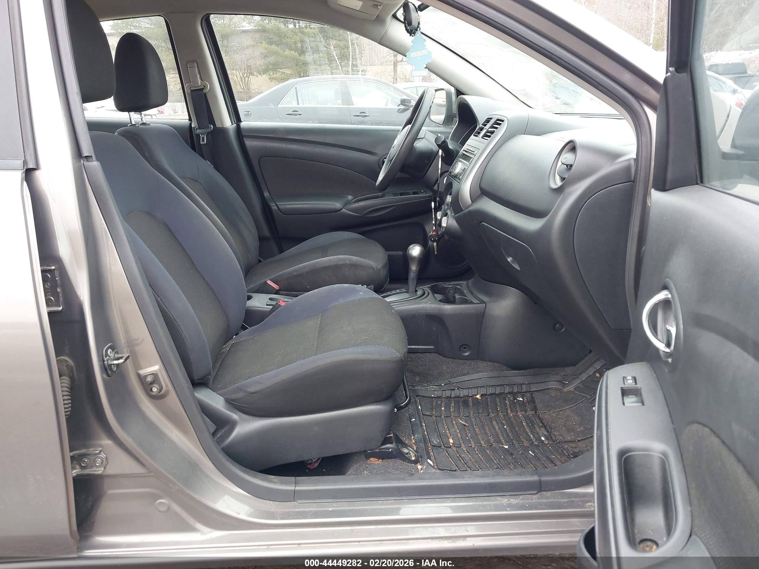 NISSAN VERSA image 5