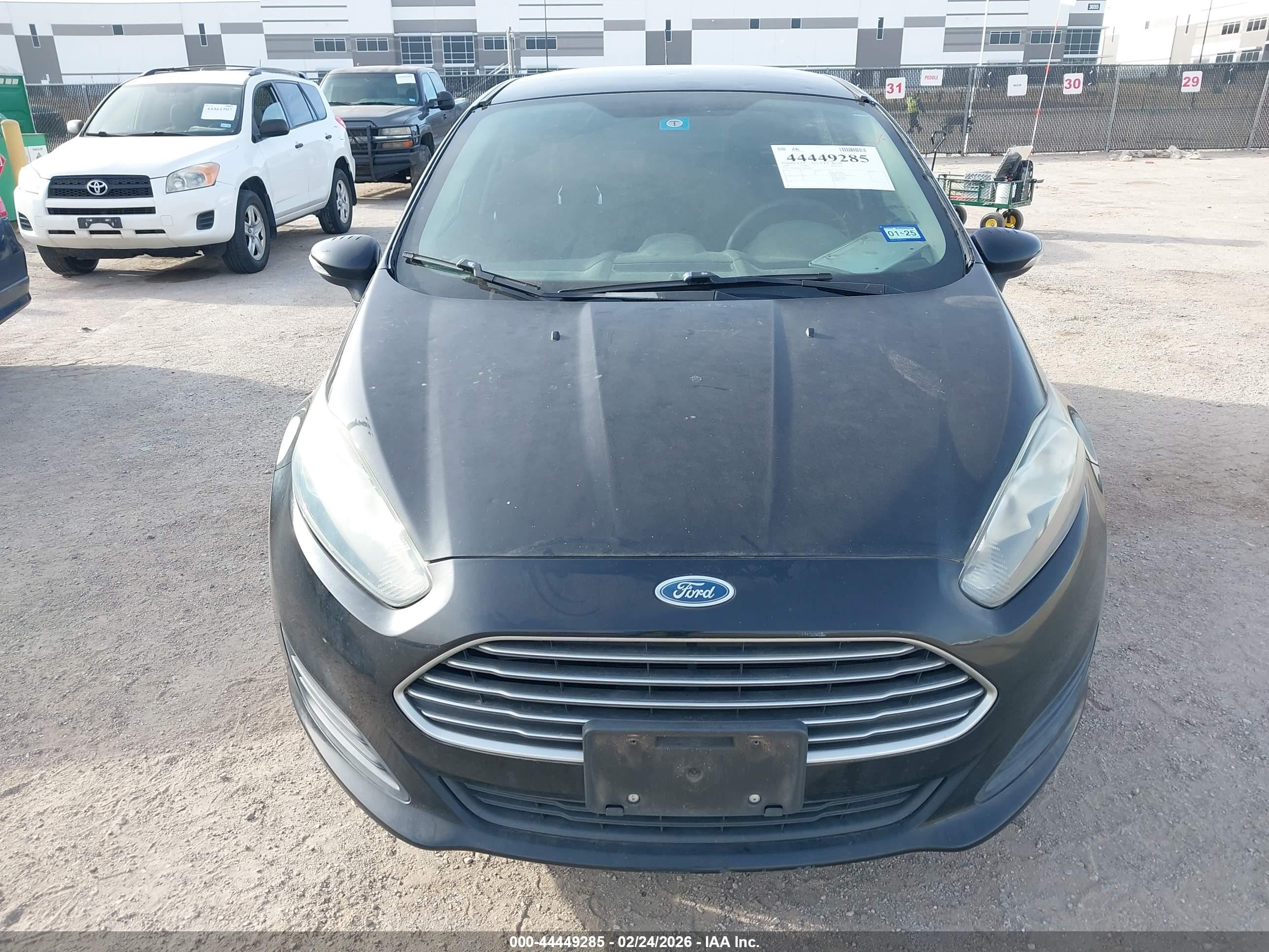 FORD FIESTA image 6