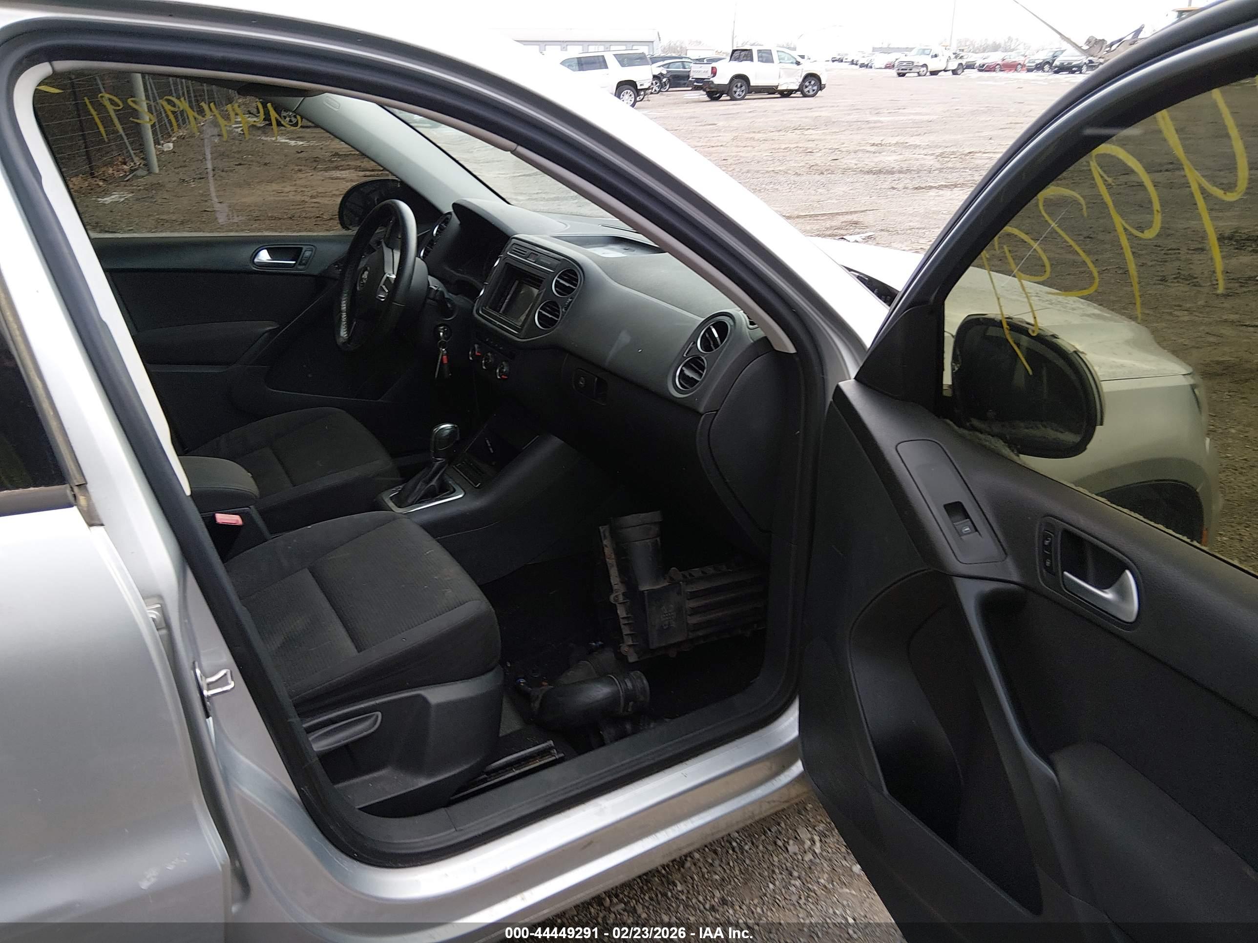 VOLKSWAGEN TIGUAN image 5