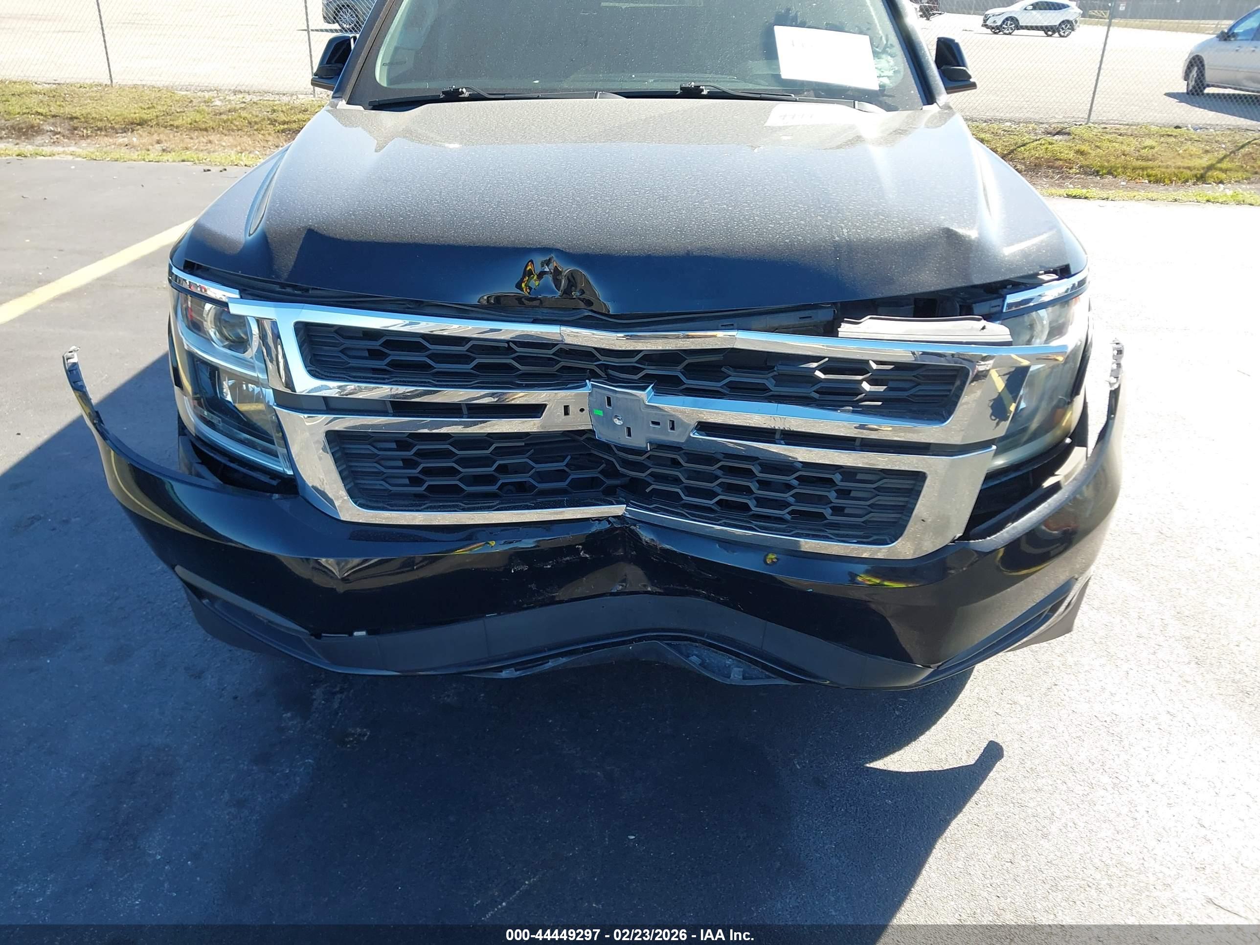 CHEVROLET SUBURBAN image 6