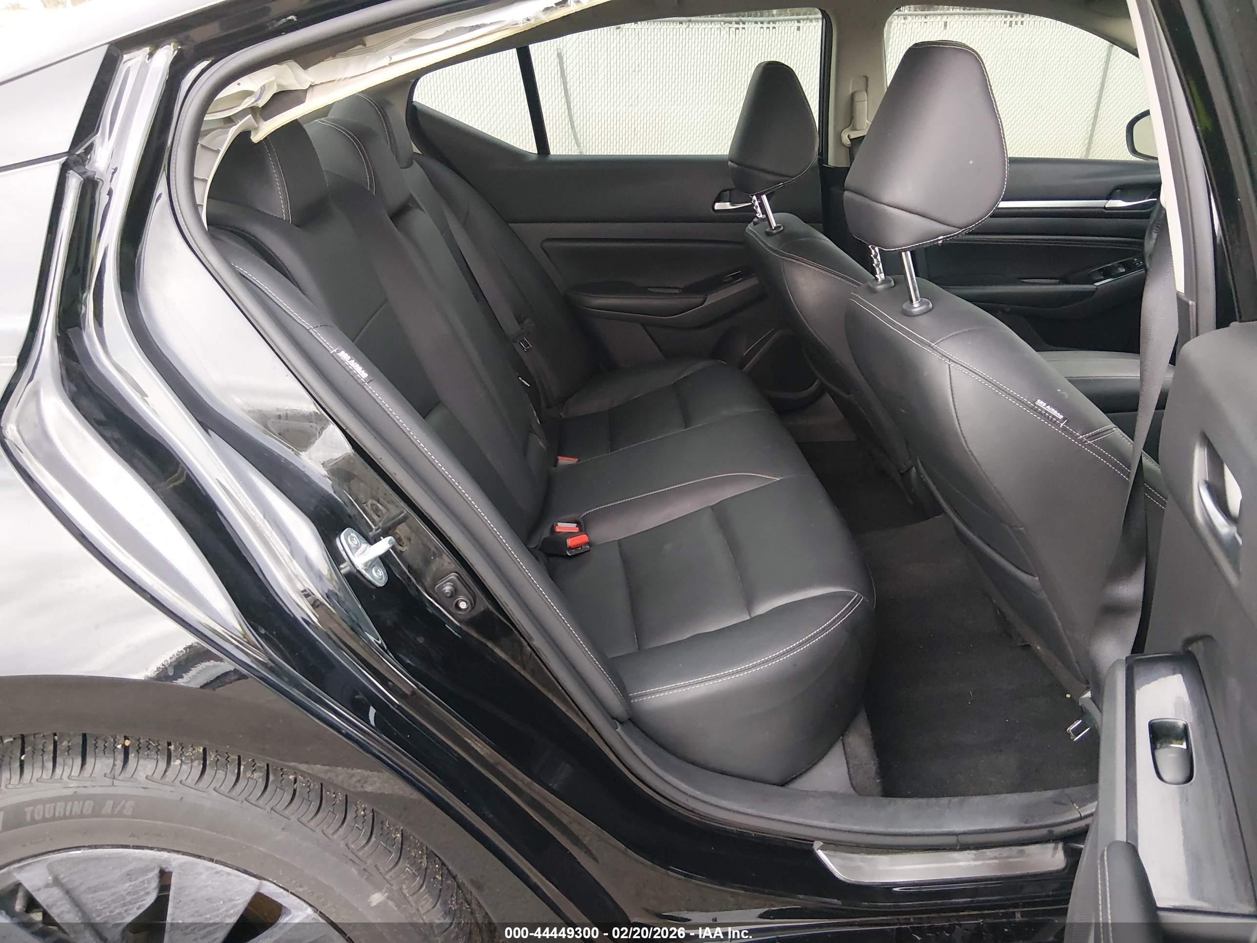 NISSAN ALTIMA image 8