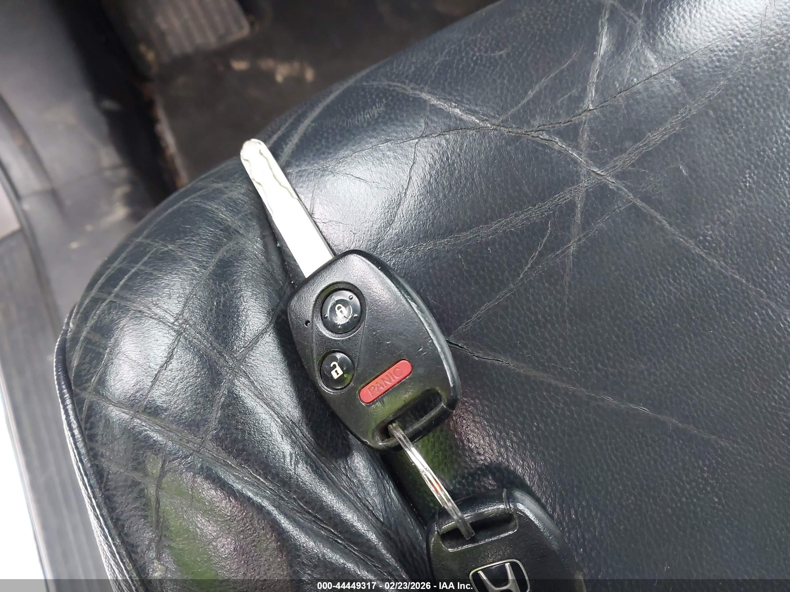HONDA CR-V image 11