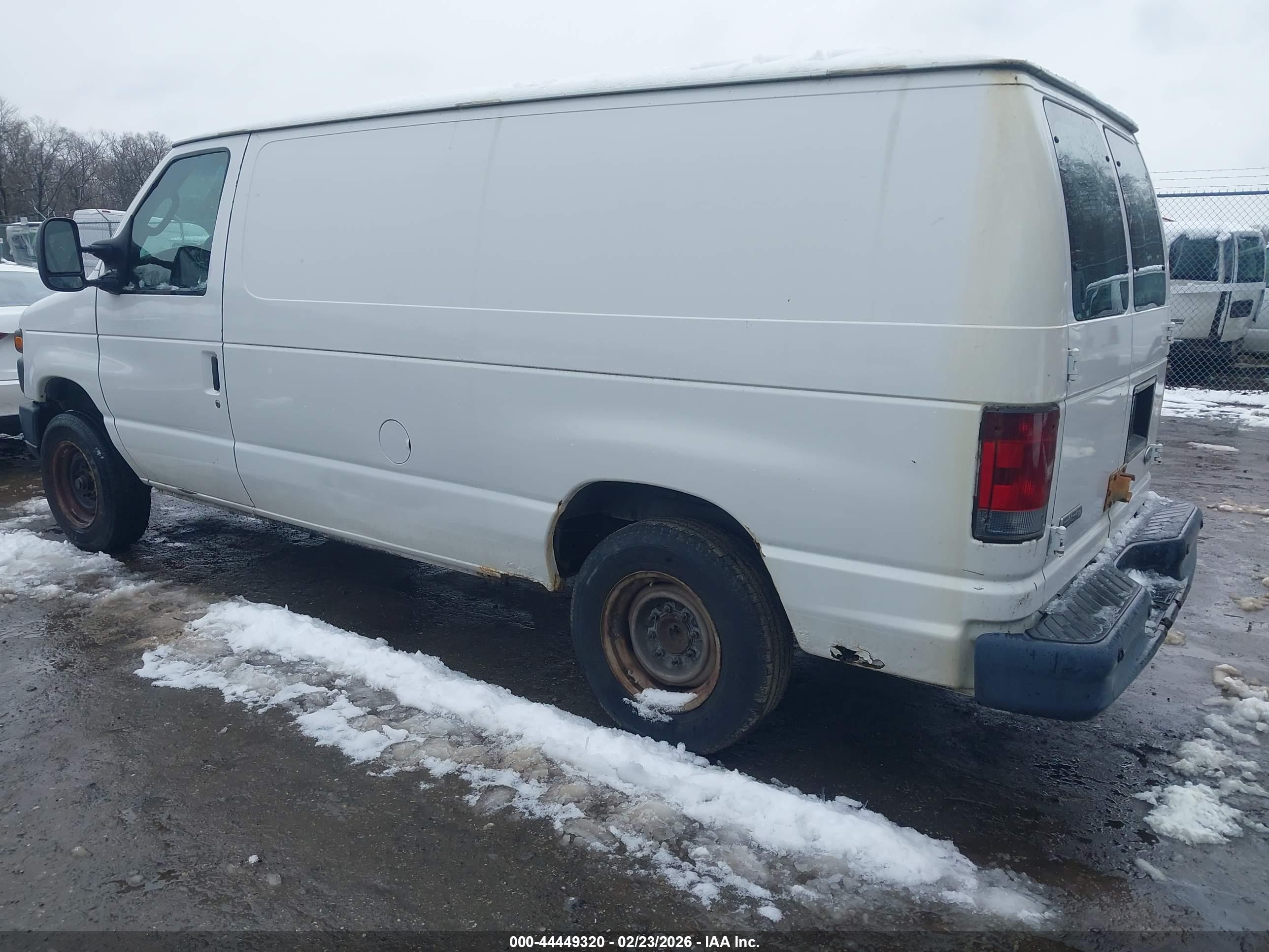 FORD E-150 image 3