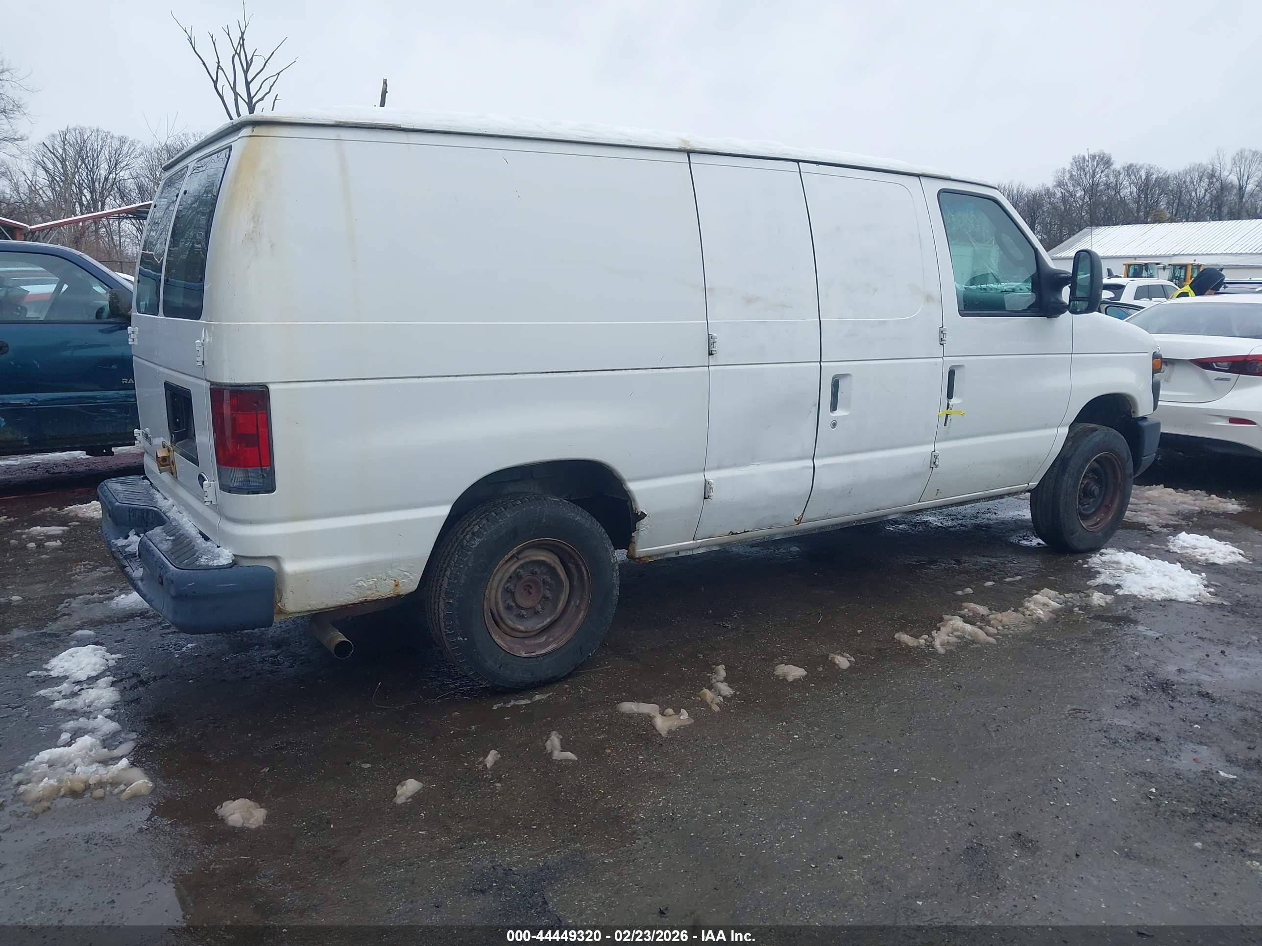 FORD E-150 image 4