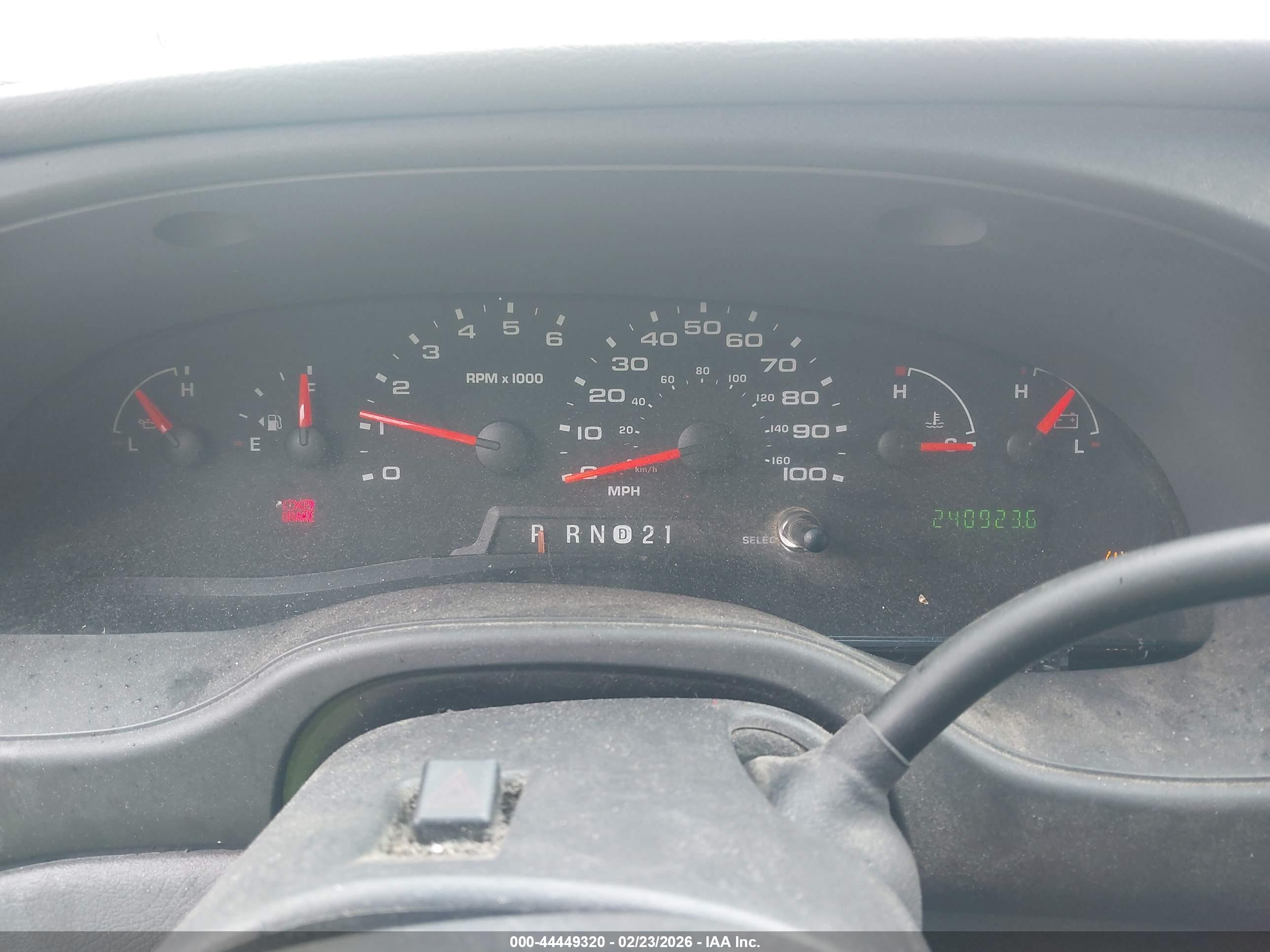 FORD E-150 image 7