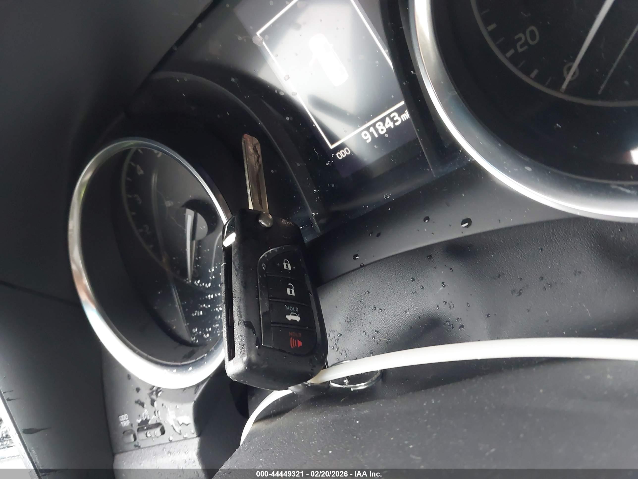 TOYOTA CAMRY image 11