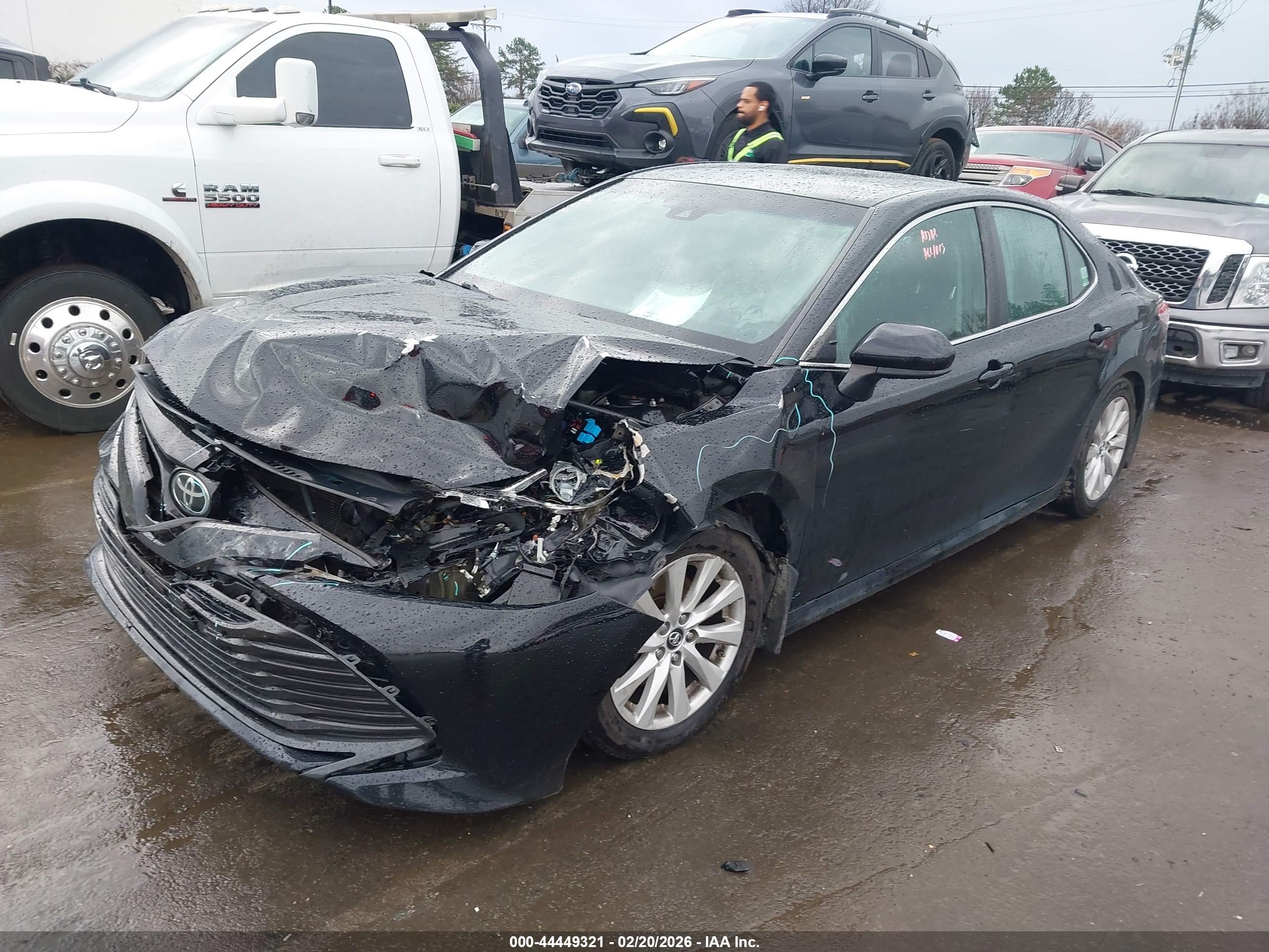 TOYOTA CAMRY image 2