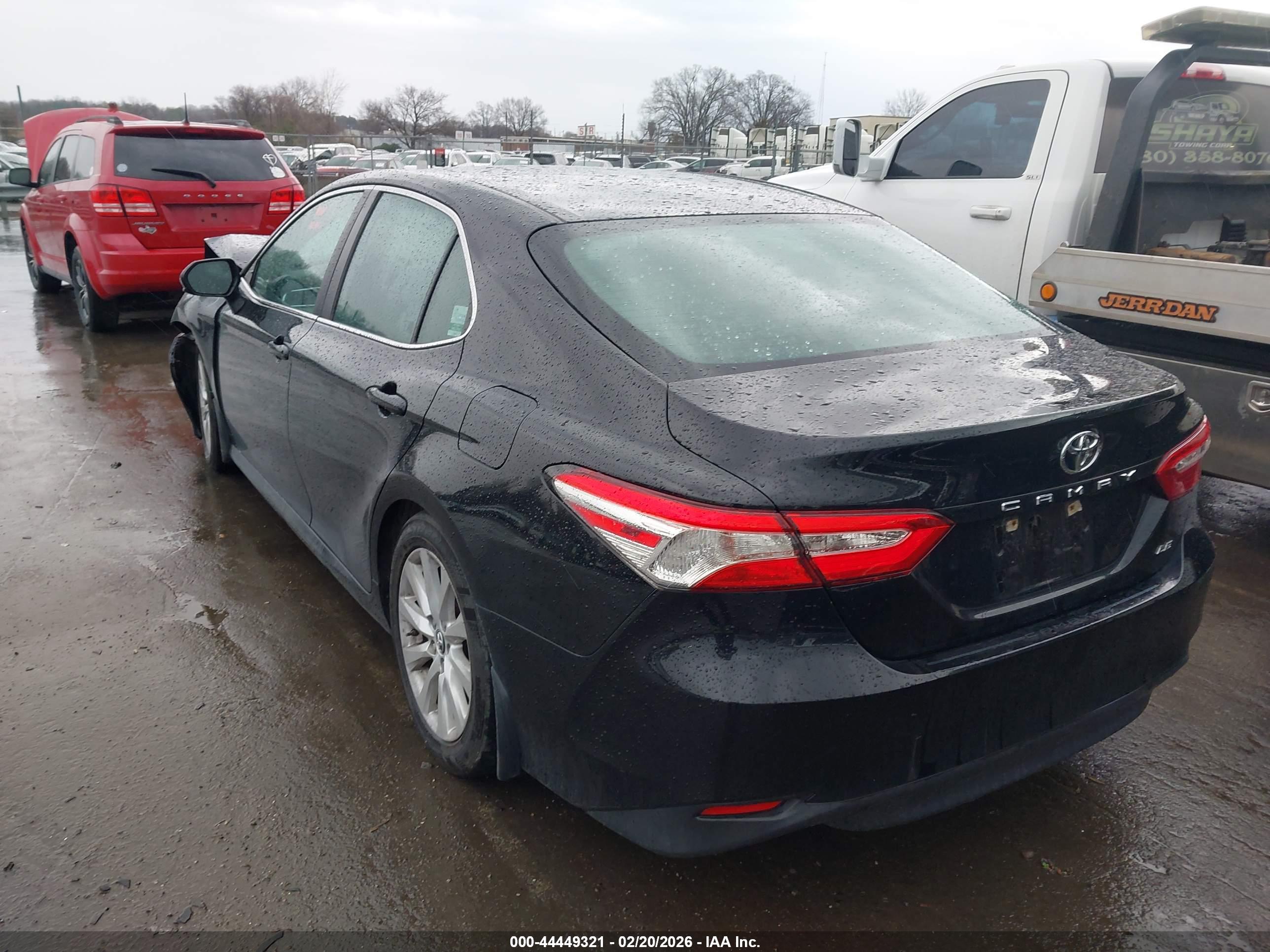 TOYOTA CAMRY image 3