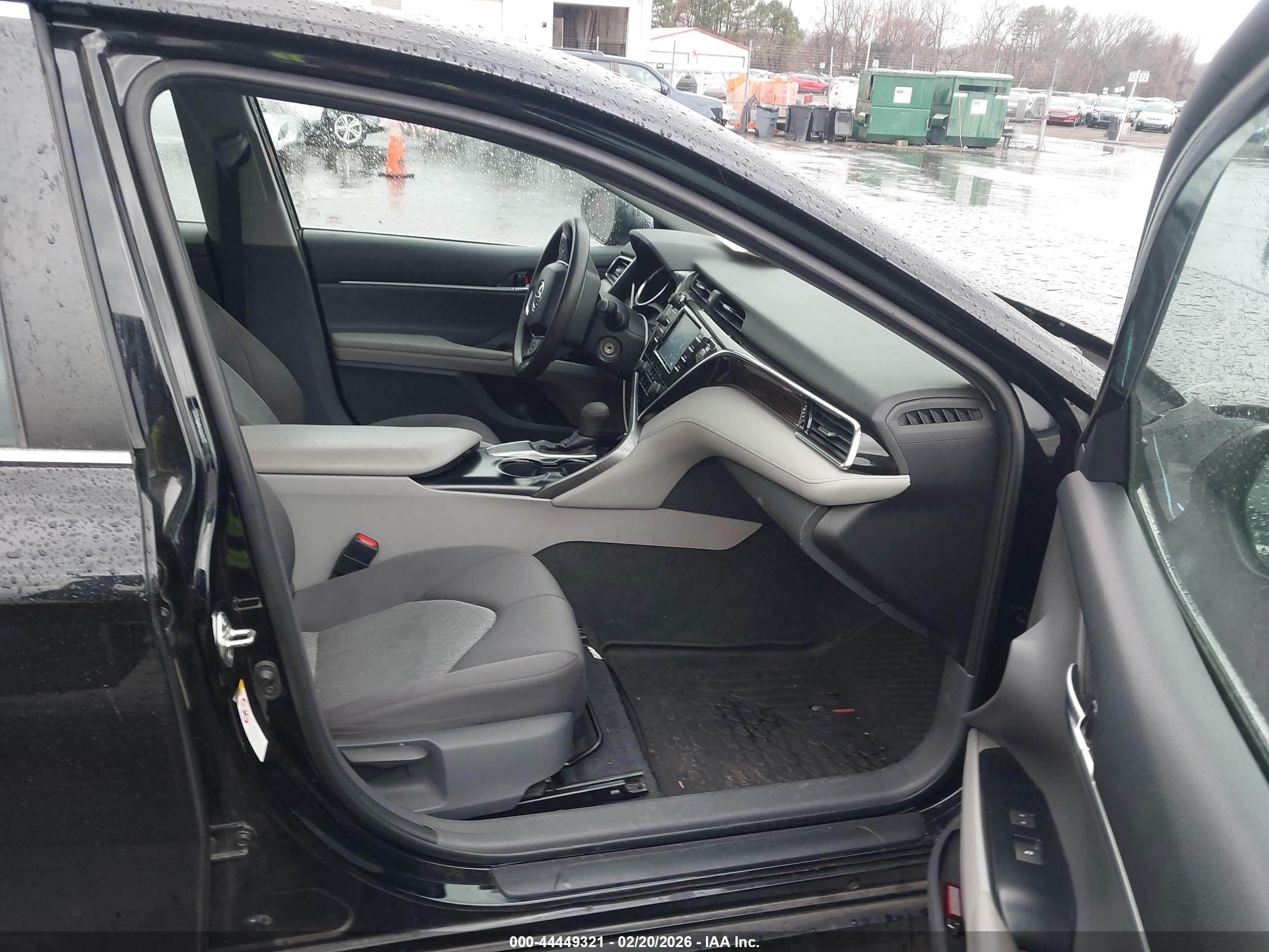 TOYOTA CAMRY image 5
