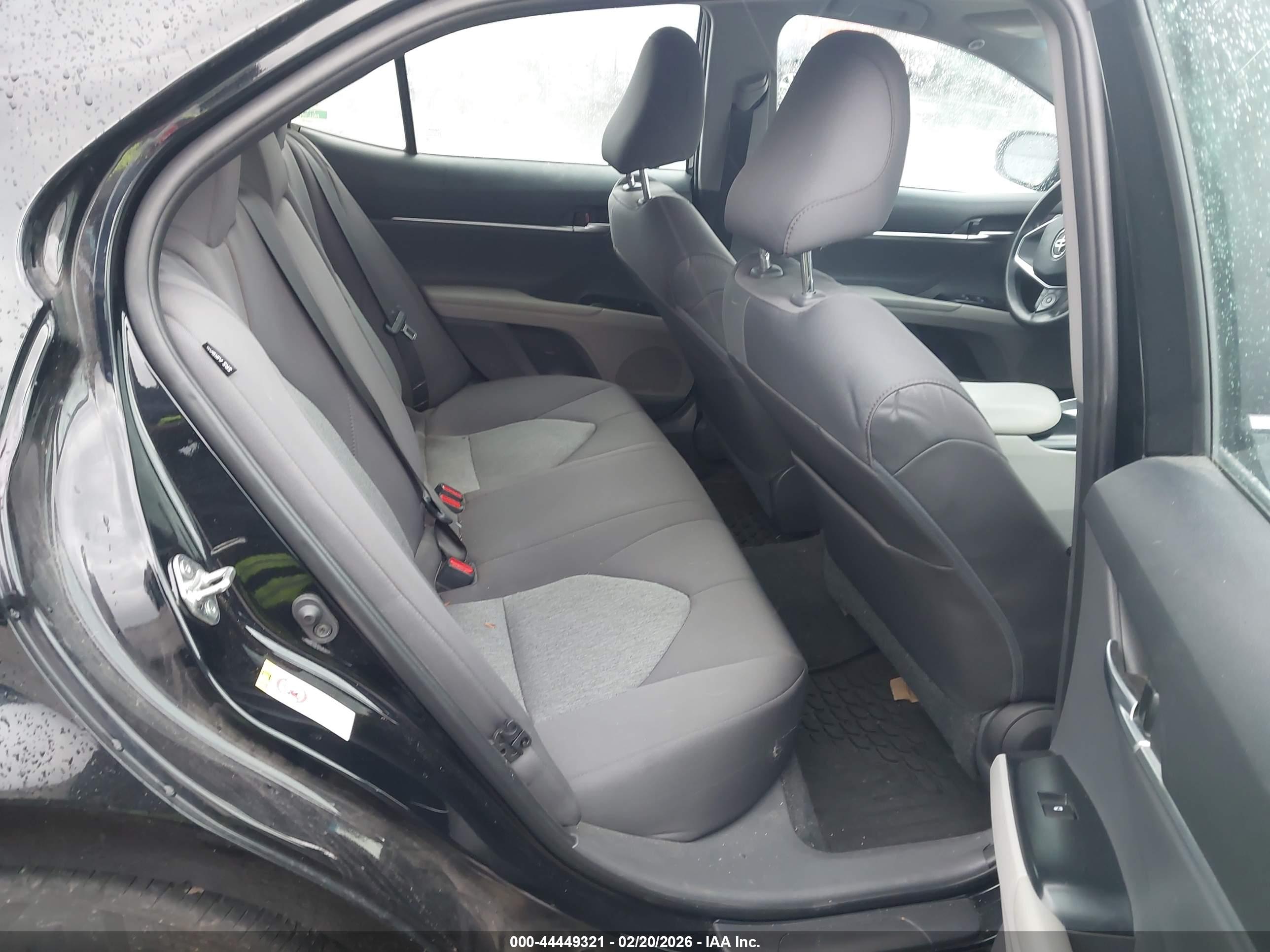 TOYOTA CAMRY image 8