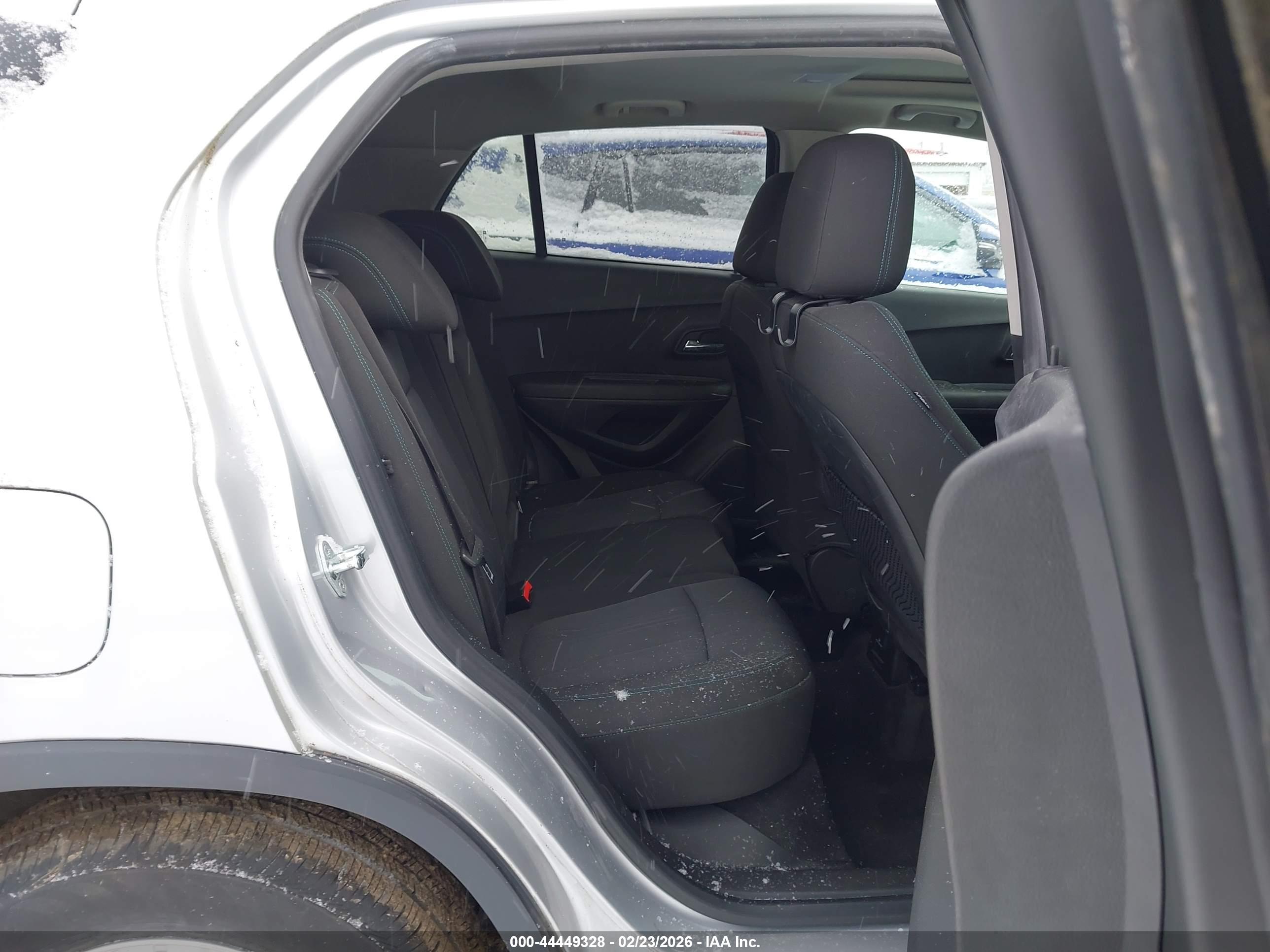 CHEVROLET TRAX image 8