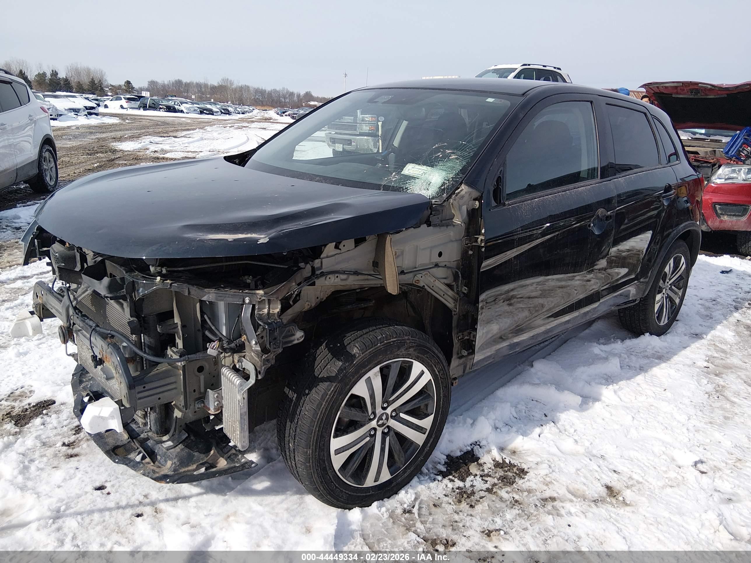 MITSUBISHI OUTLANDER image 2