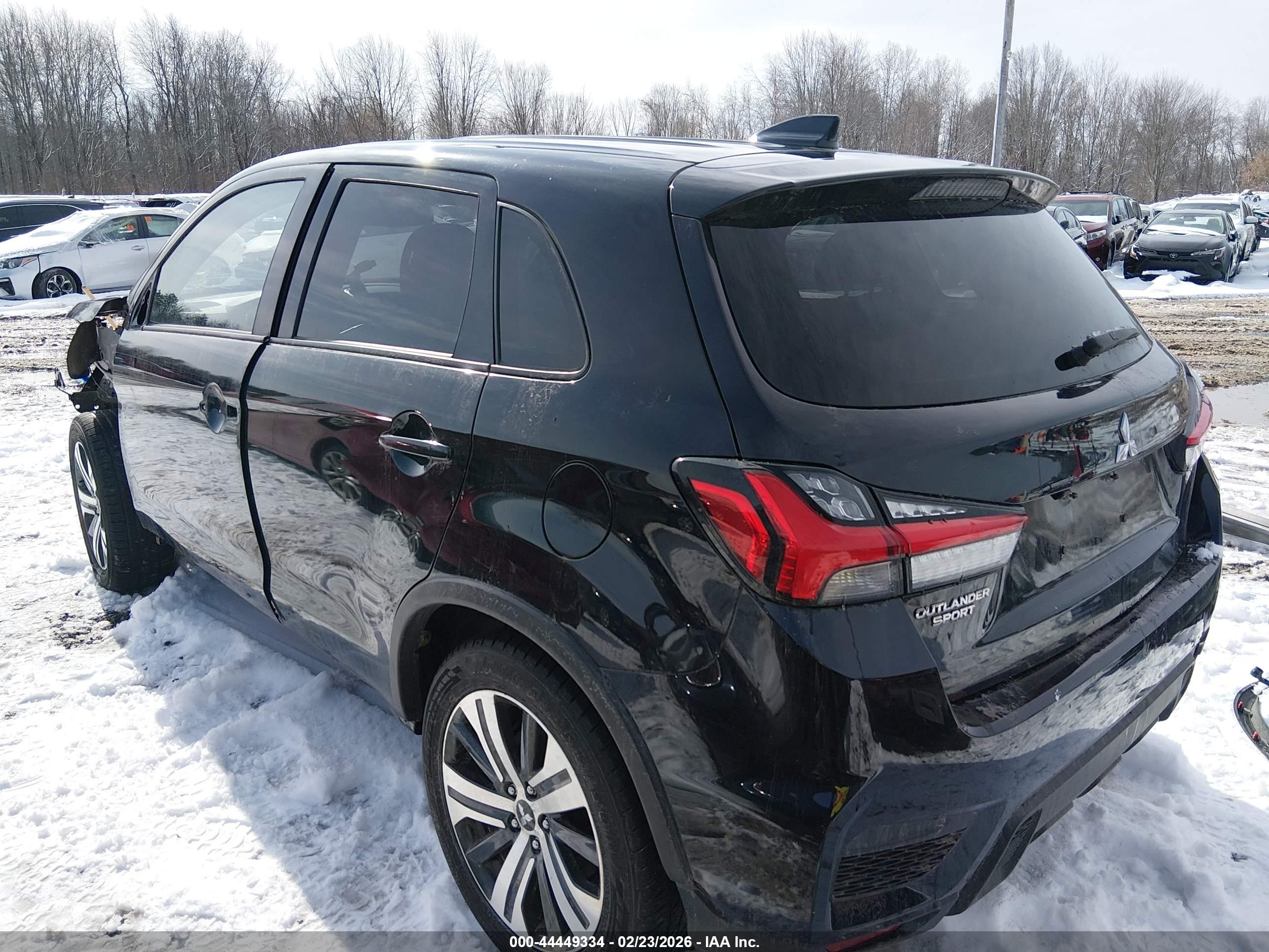 MITSUBISHI OUTLANDER image 3