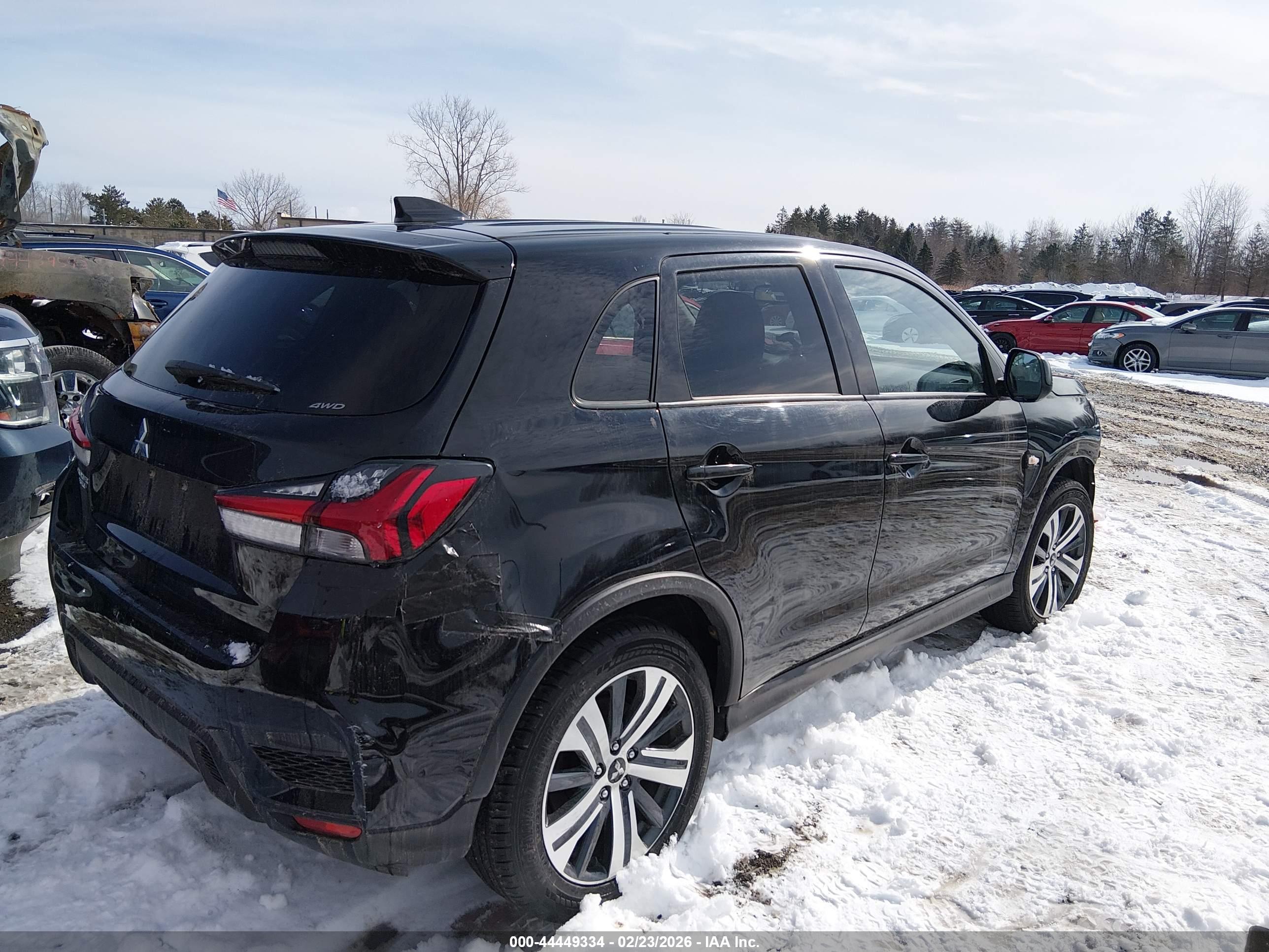 MITSUBISHI OUTLANDER image 4