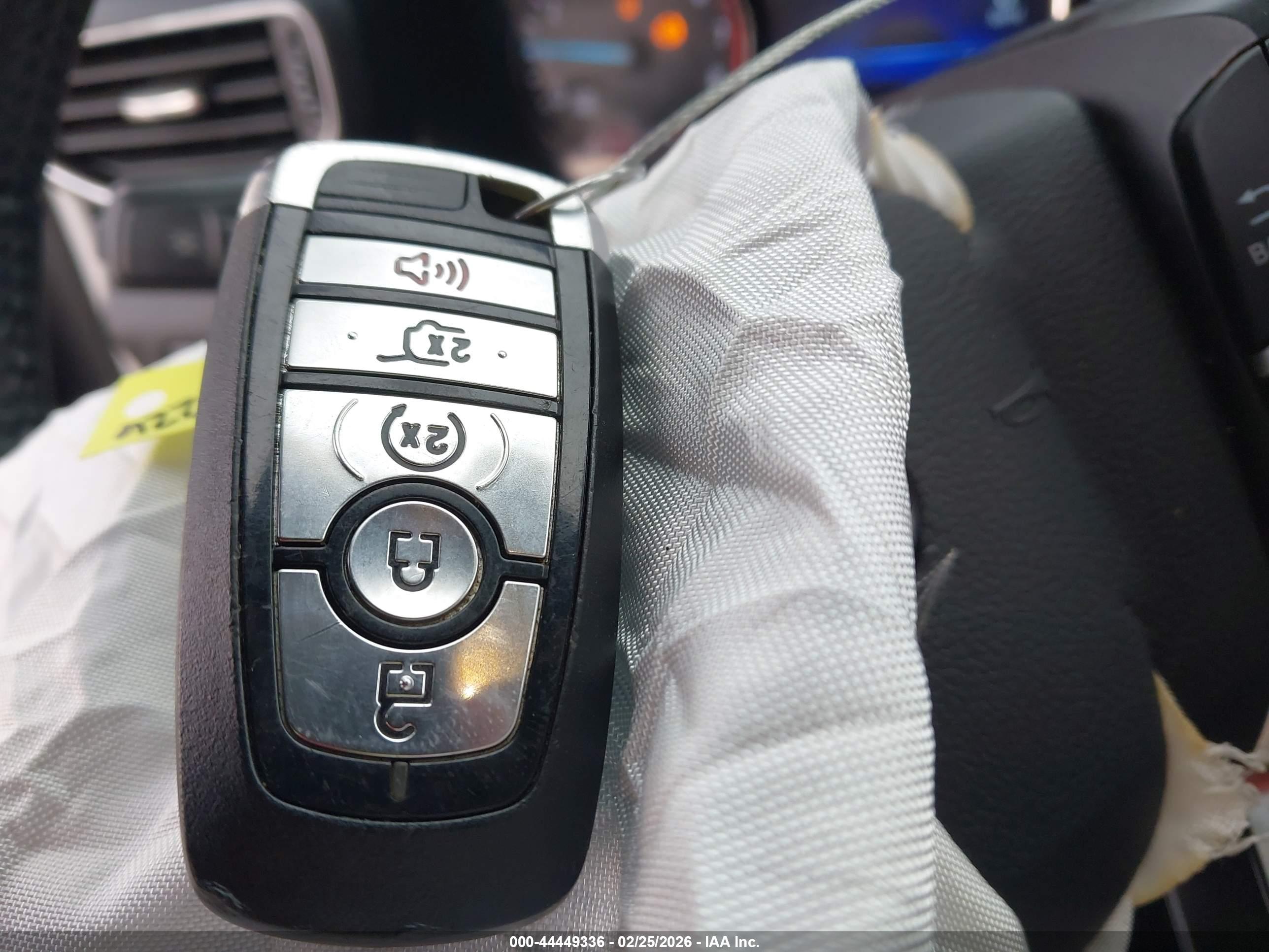 FORD EXPLORER image 11