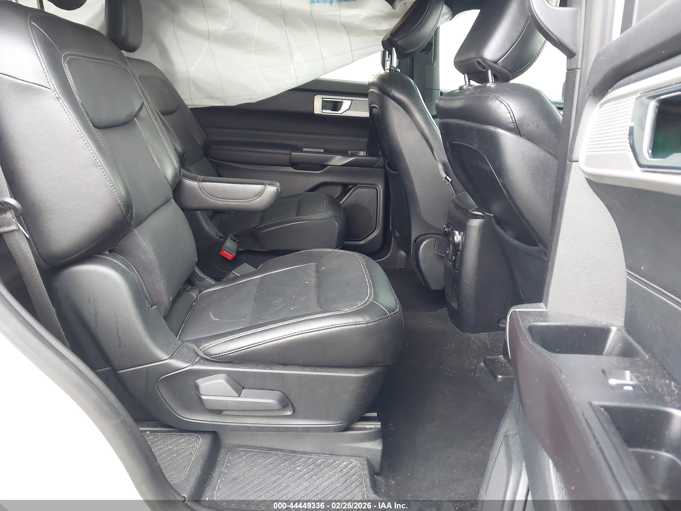 FORD EXPLORER image 8