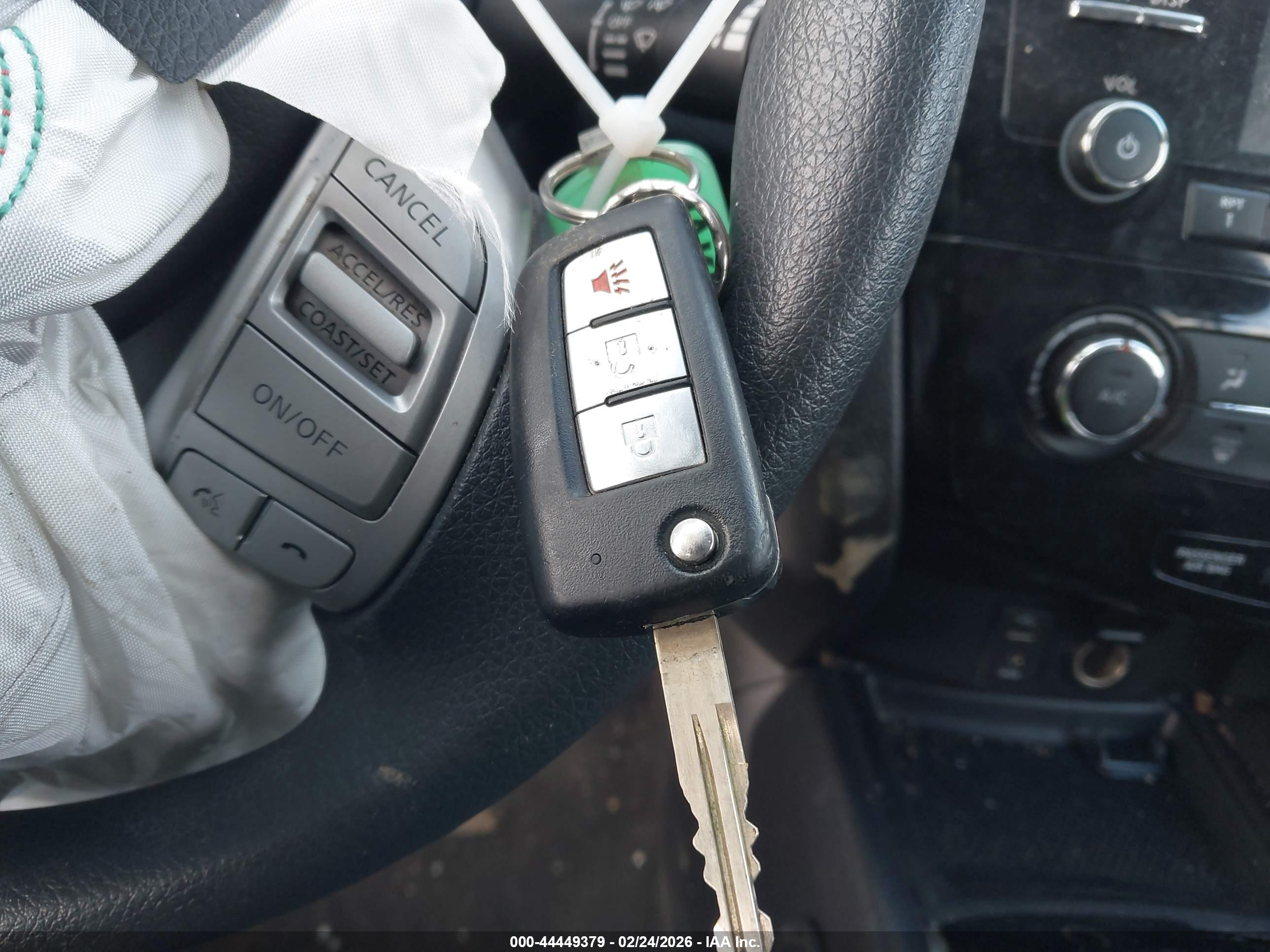 NISSAN ROGUE image 11