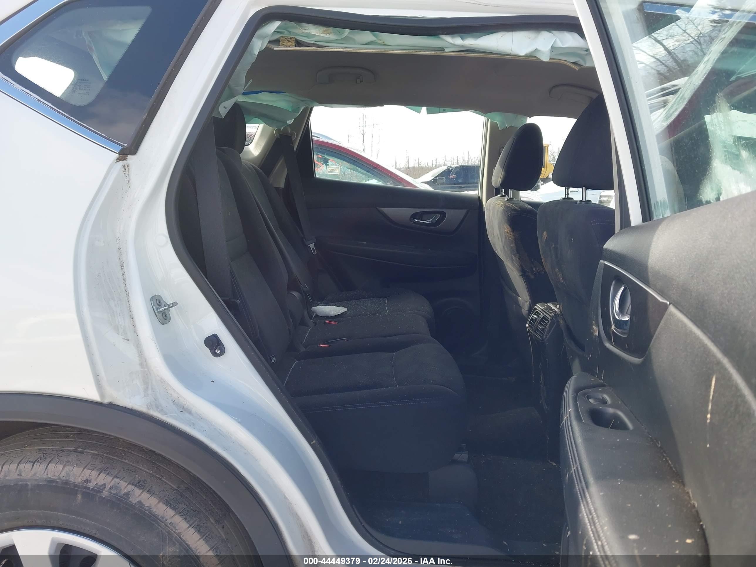 NISSAN ROGUE image 8