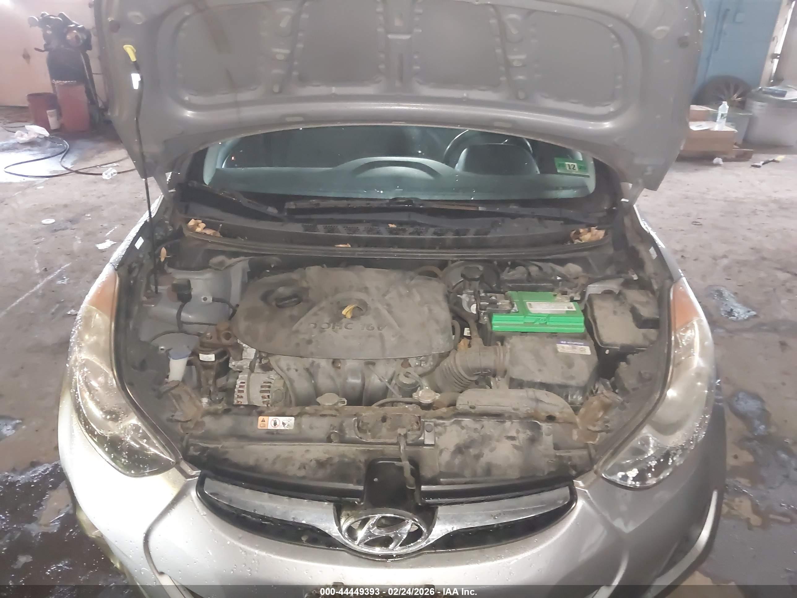 HYUNDAI ELANTRA image 10