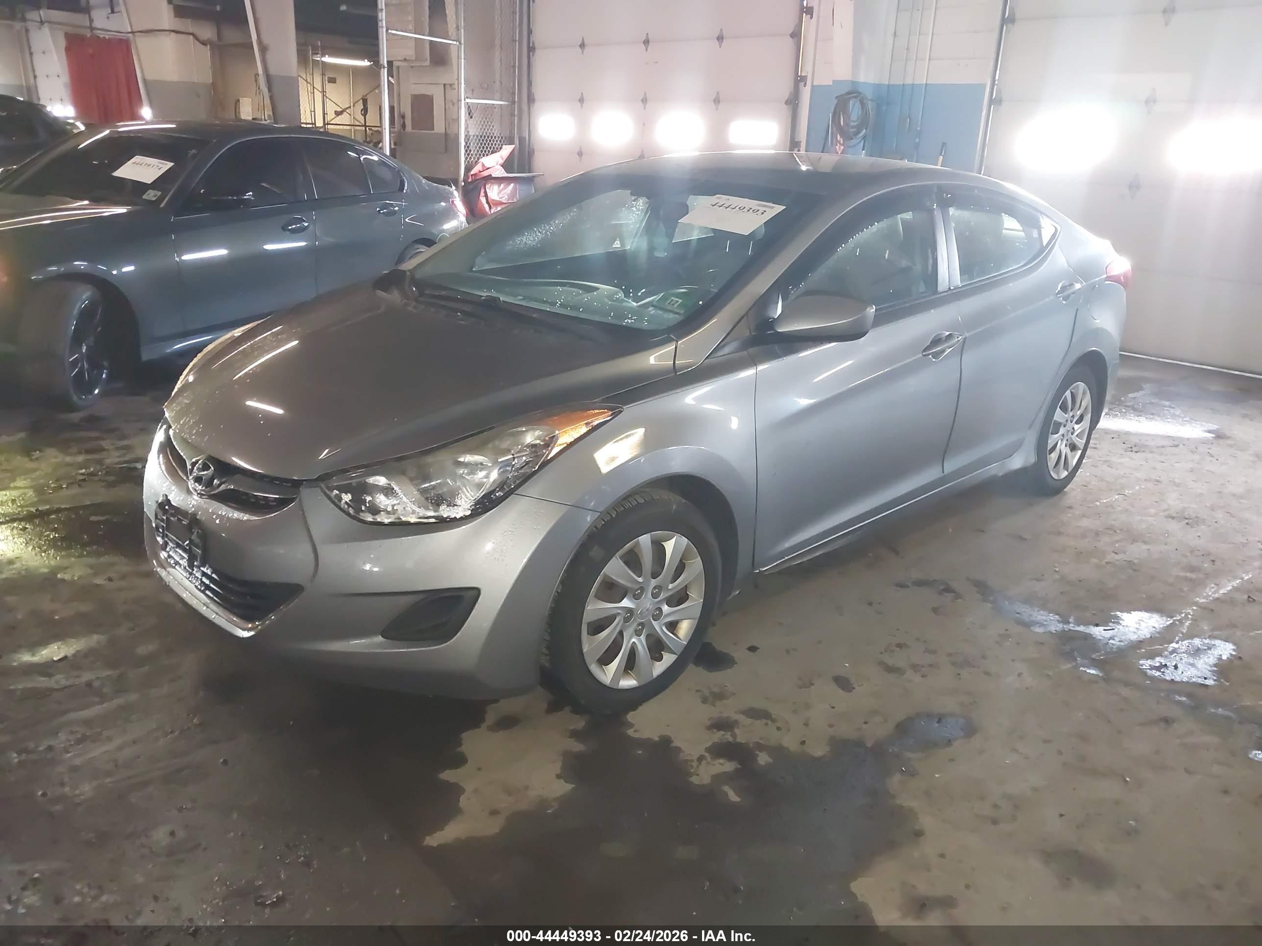 HYUNDAI ELANTRA image 2