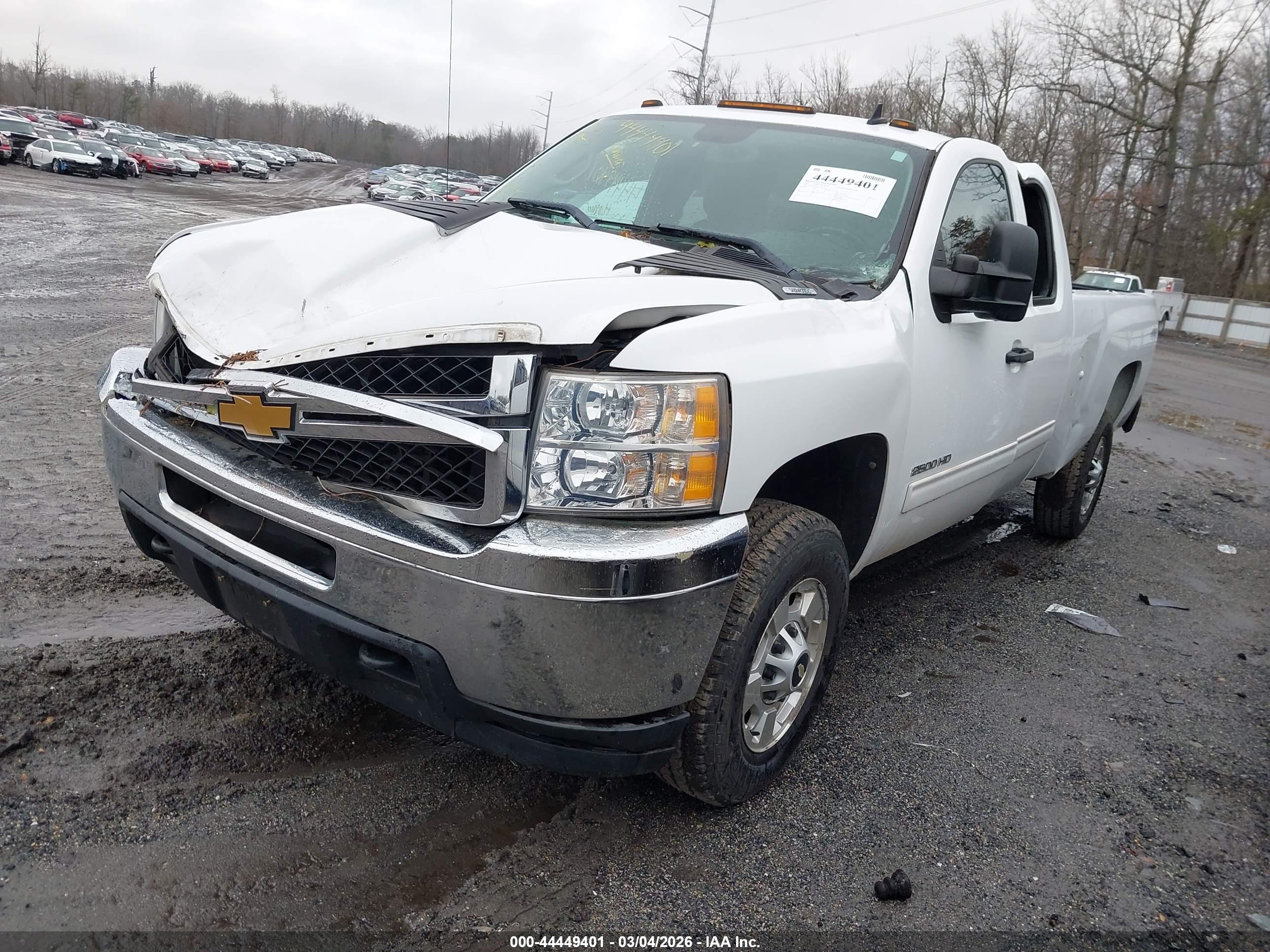 CHEVROLET SILVERADO image 2