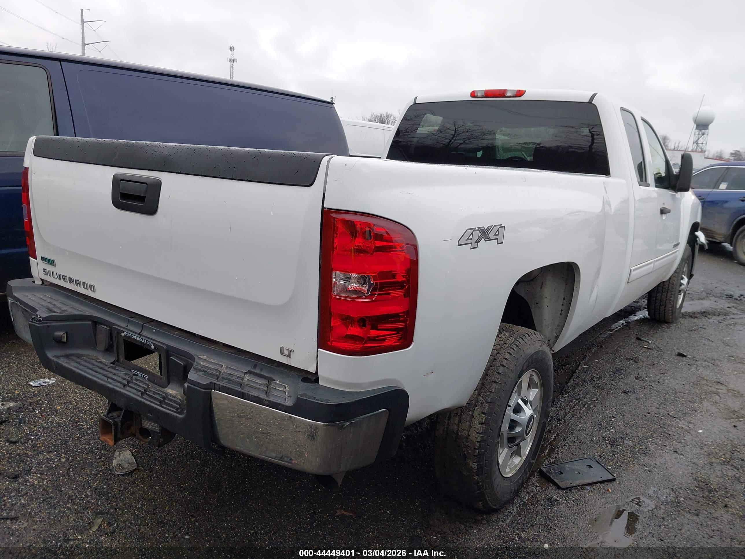 CHEVROLET SILVERADO image 4