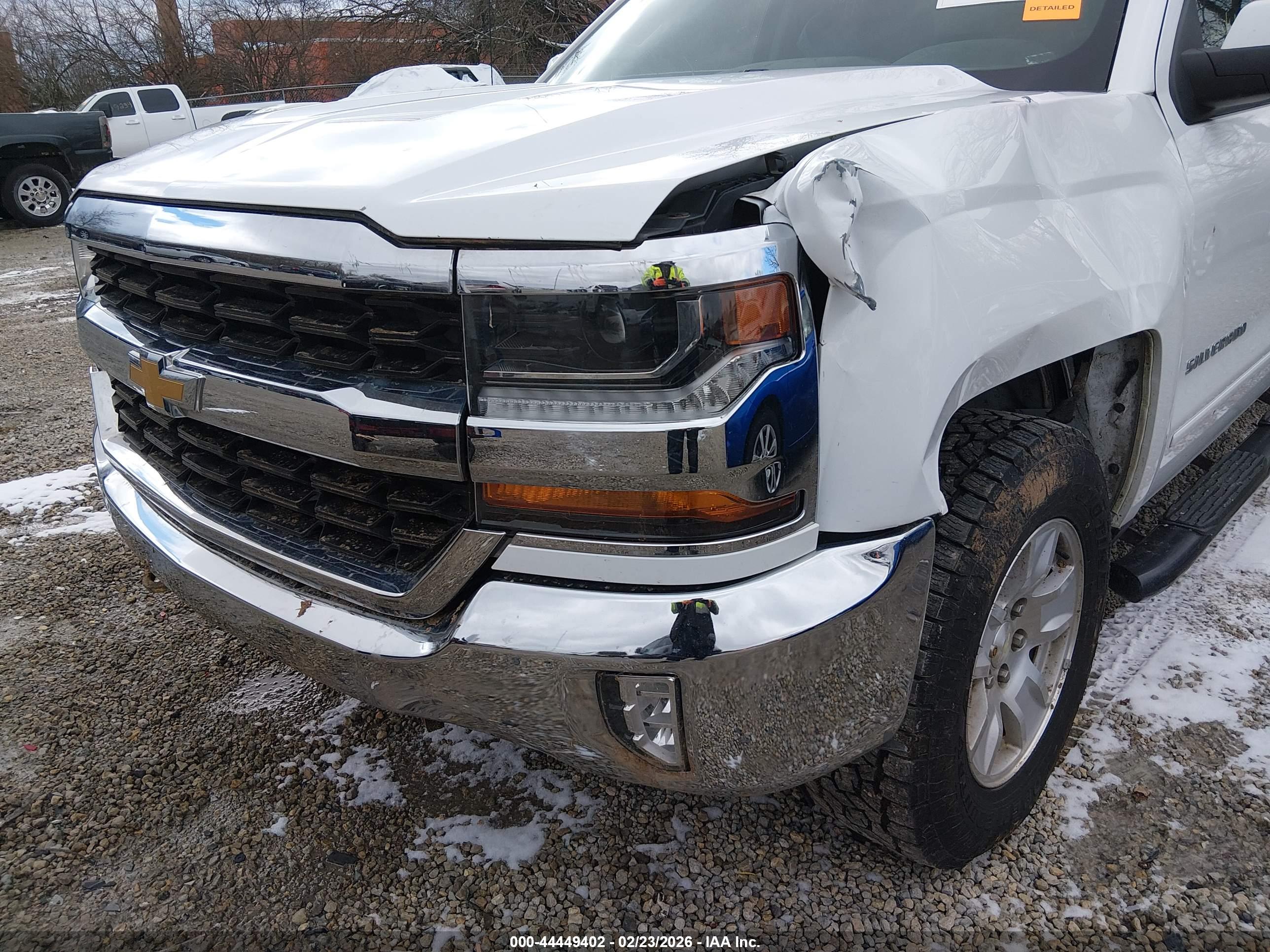 CHEVROLET SILVERADO image 6