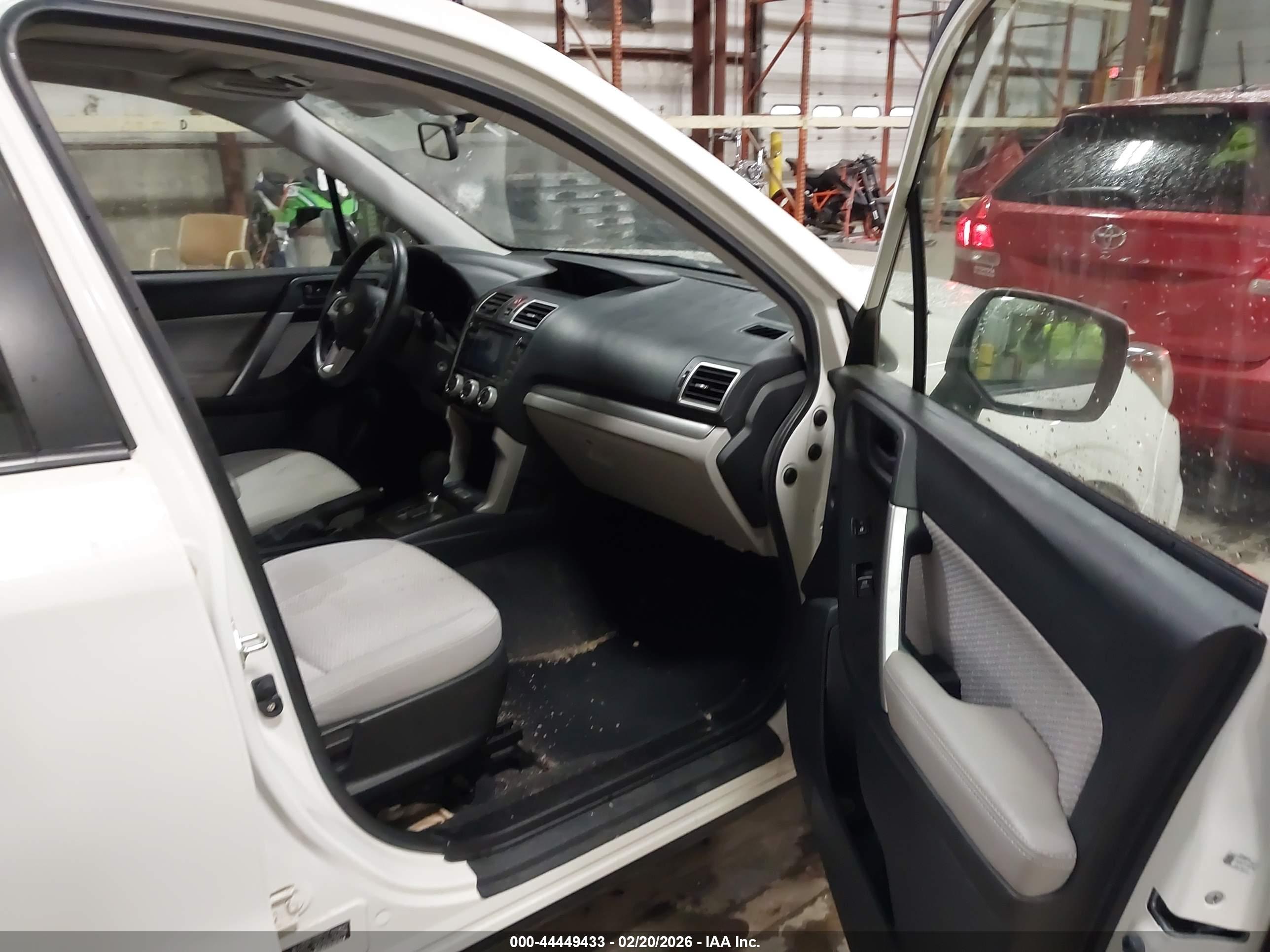 SUBARU FORESTER image 5