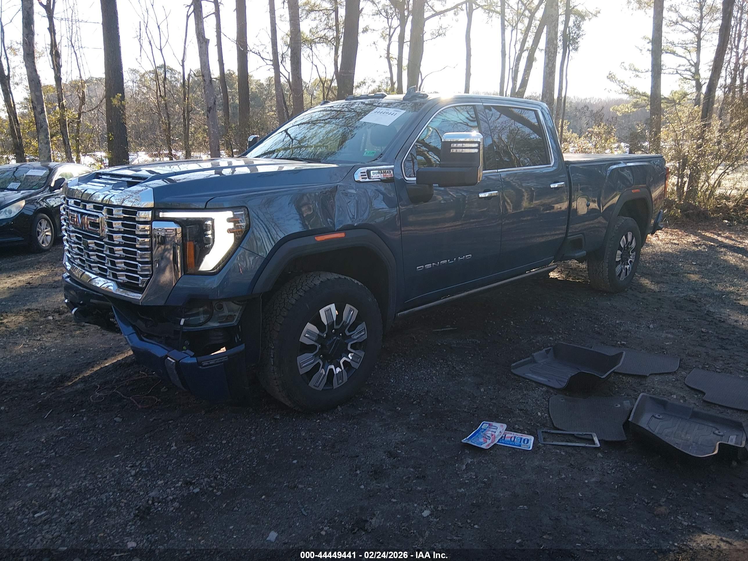 GMC SIERRA image 2