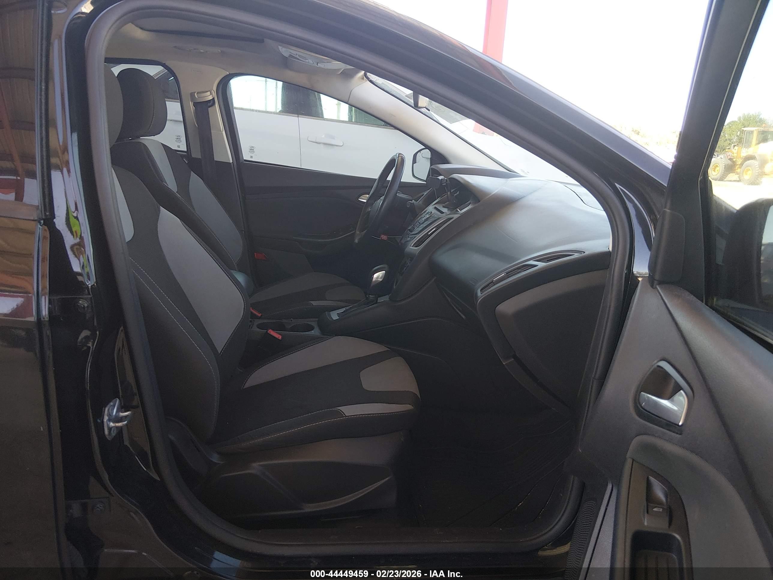FORD FOCUS image 5